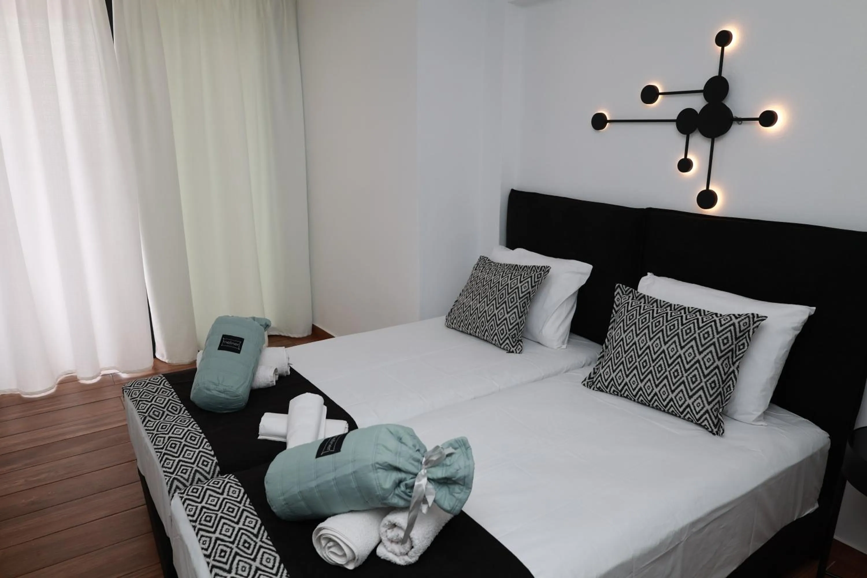 Bed in Paris-Irini Studios And Apartments