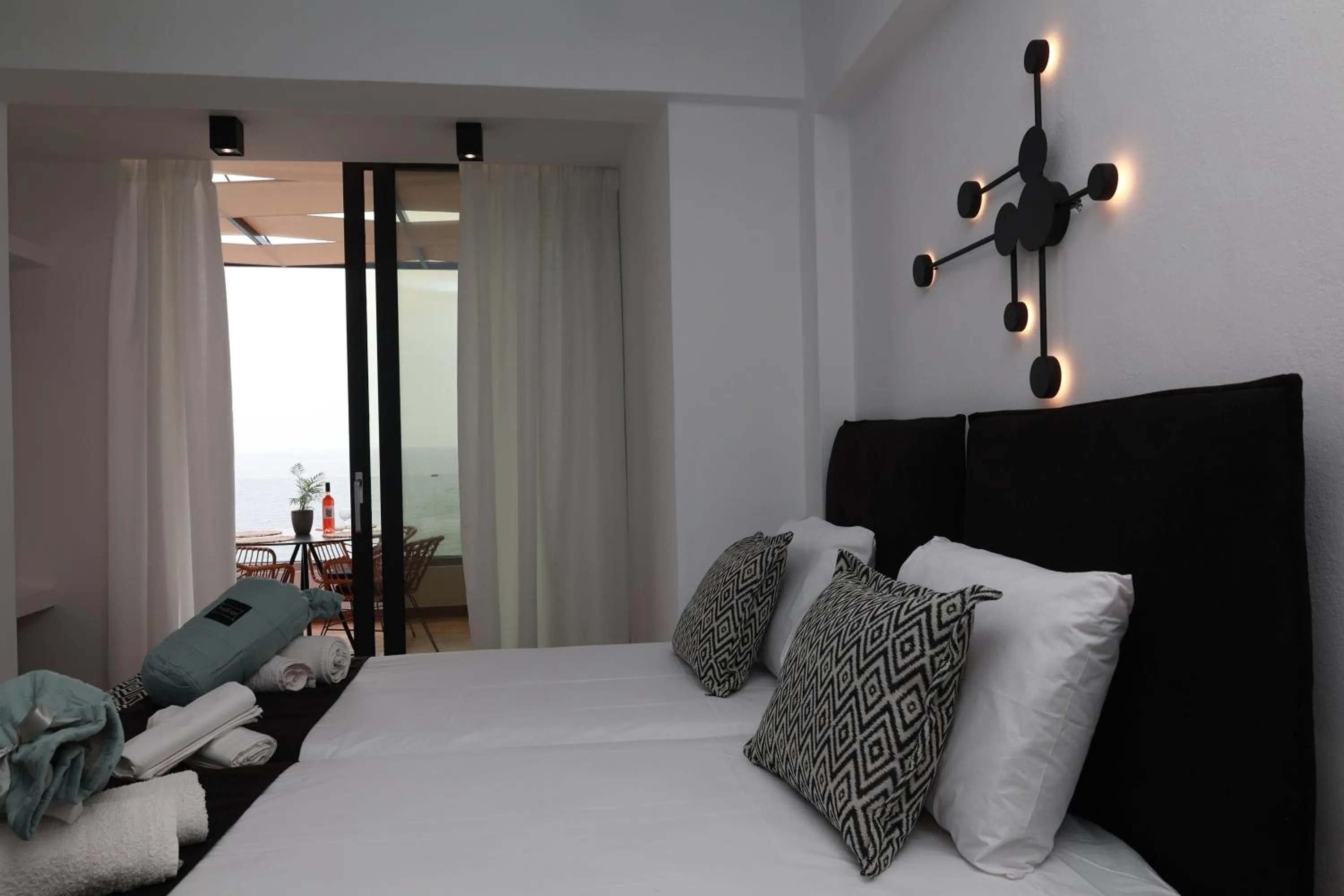 Bed in Paris-Irini Studios And Apartments