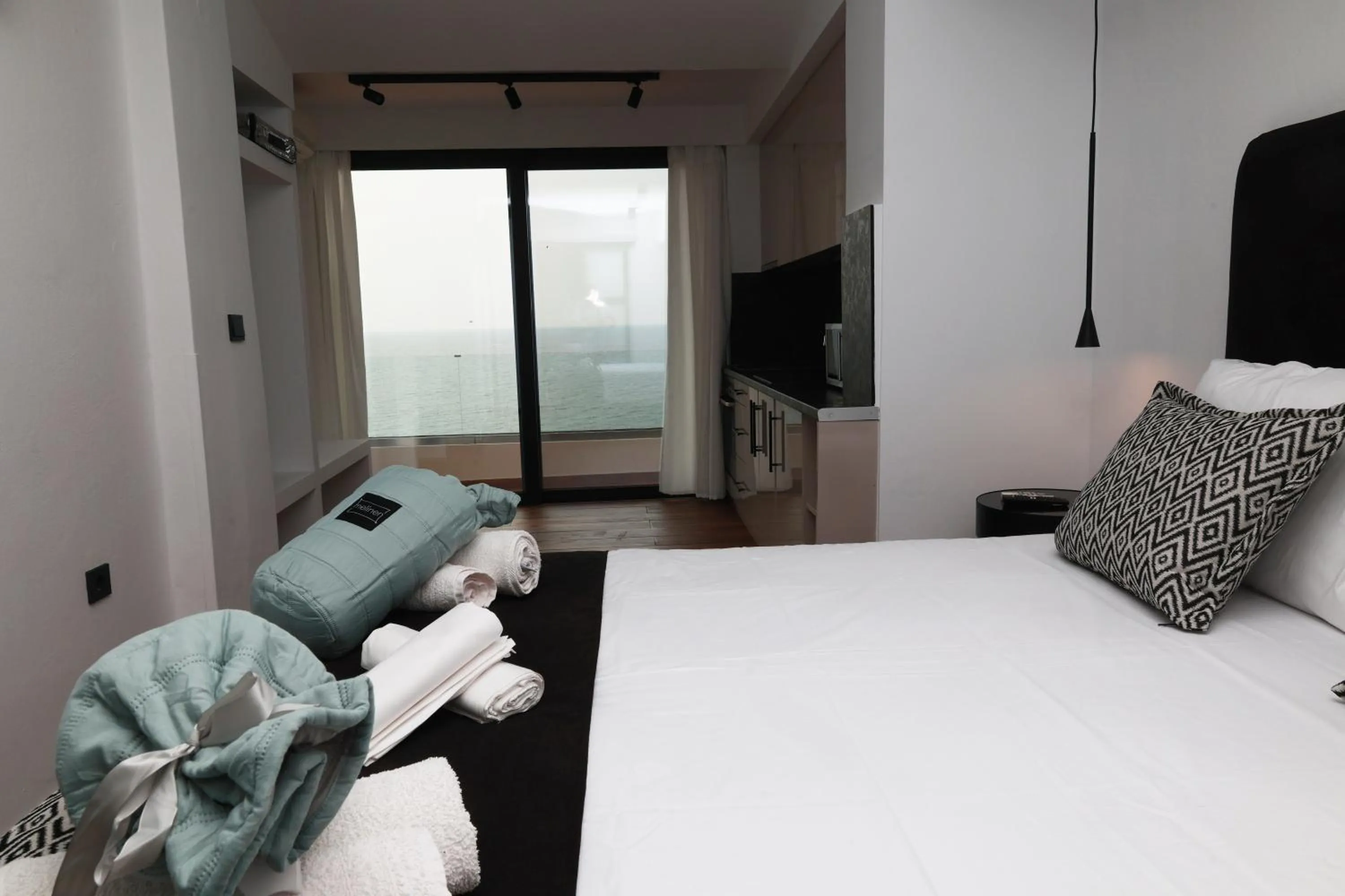 Bed in Paris-Irini Studios And Apartments