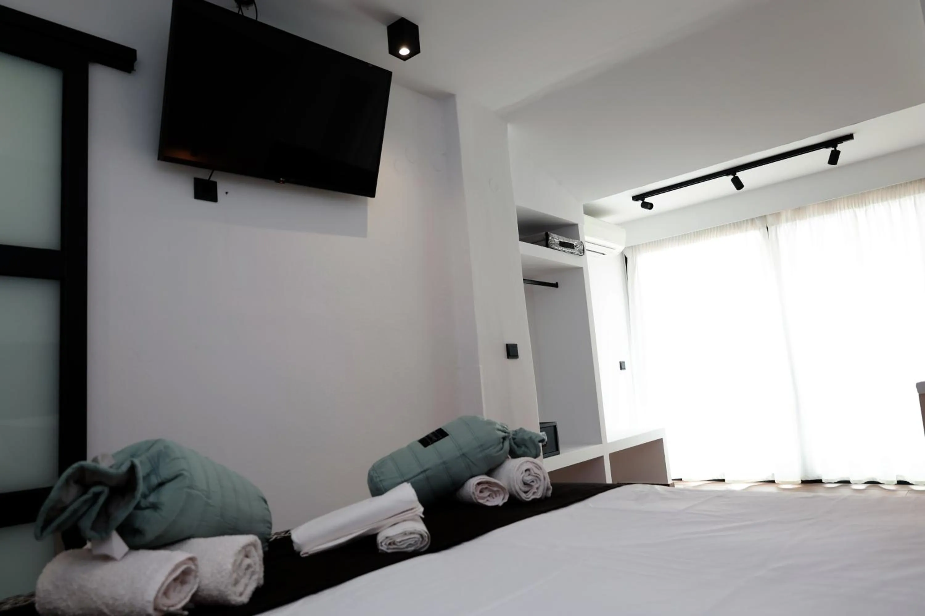 TV and multimedia, Bed in Paris-Irini Studios And Apartments