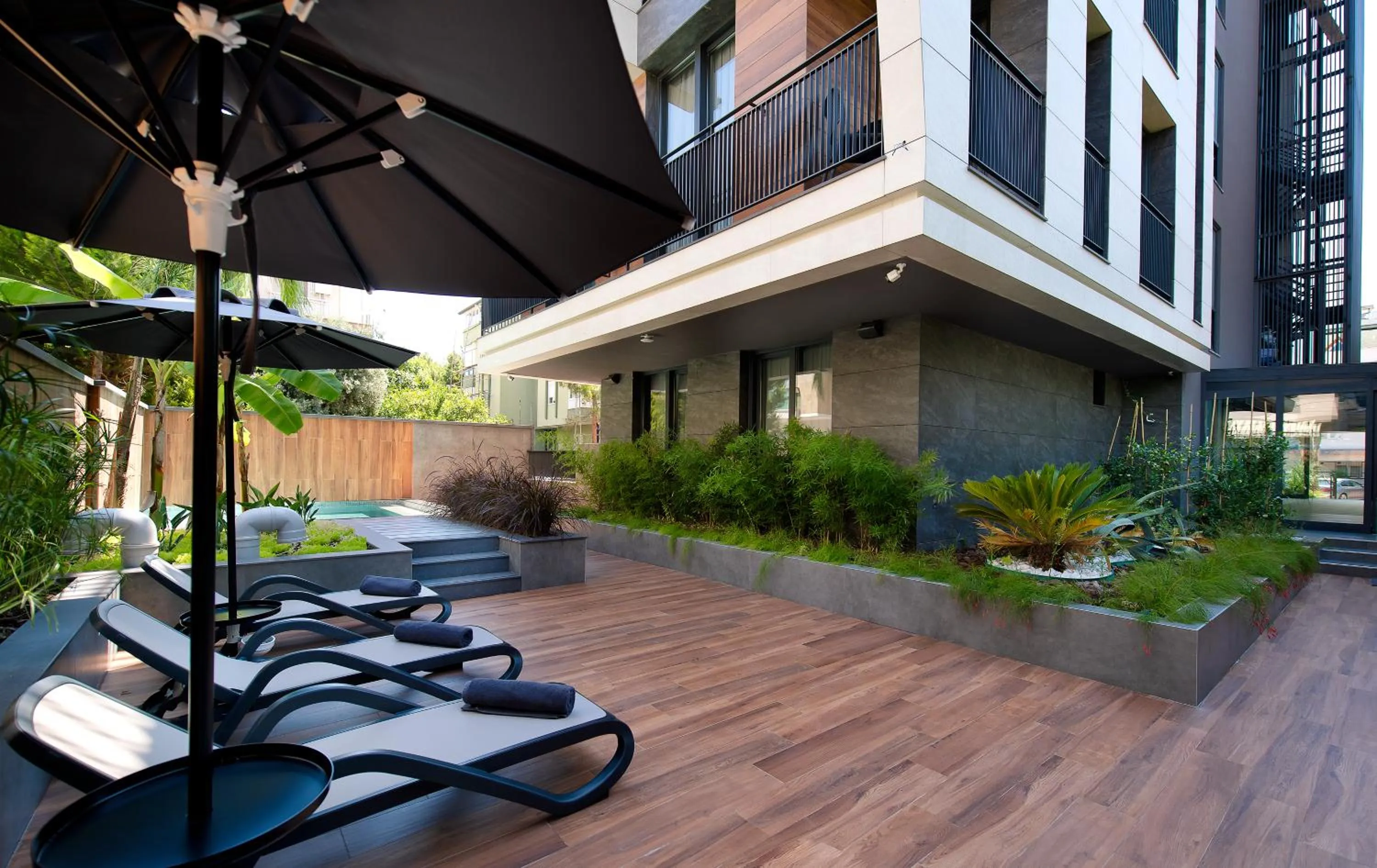 Swimming pool in Trend Suites CYCLE