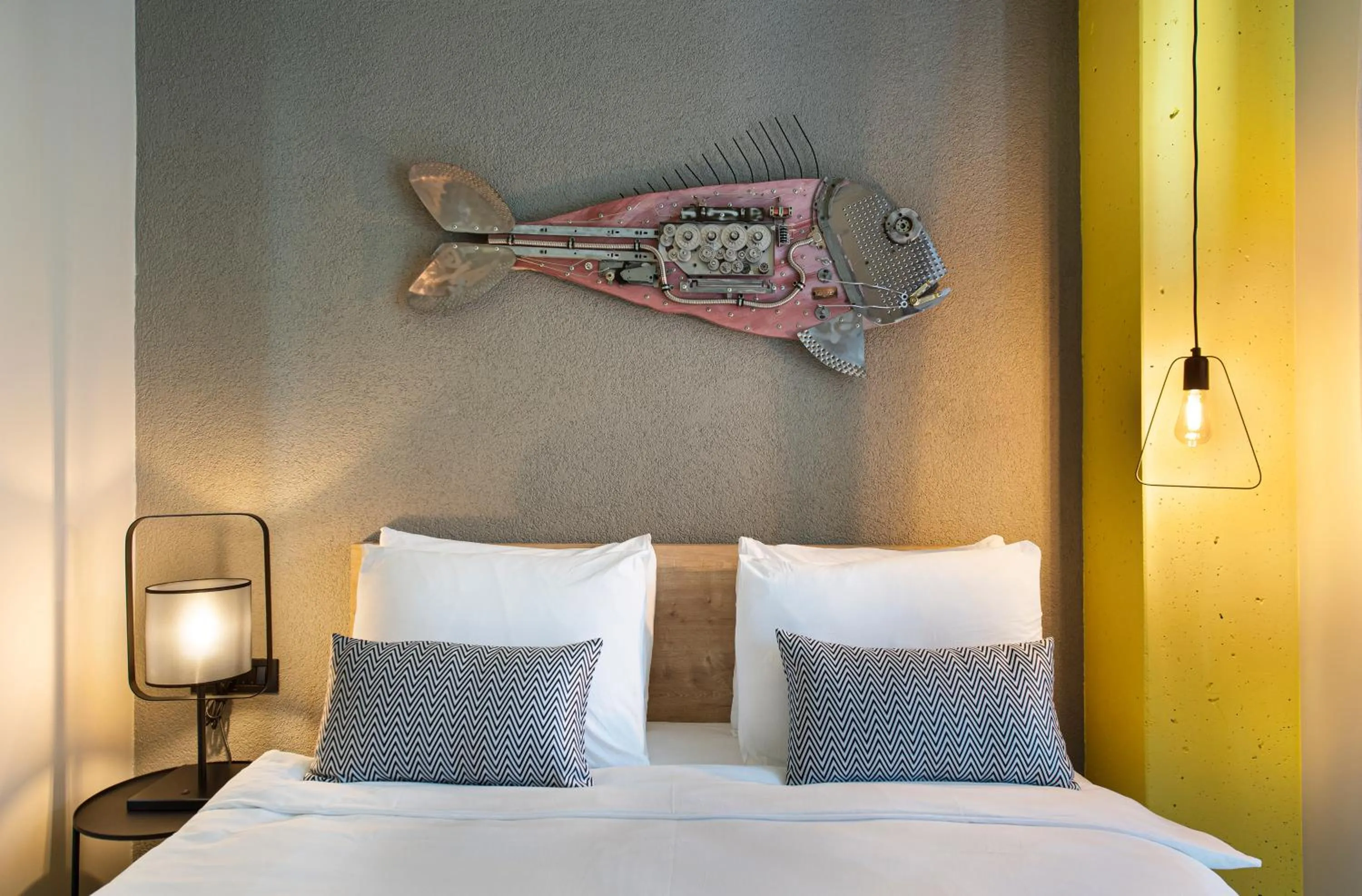 Bedroom, Bed in Trend Suites CYCLE