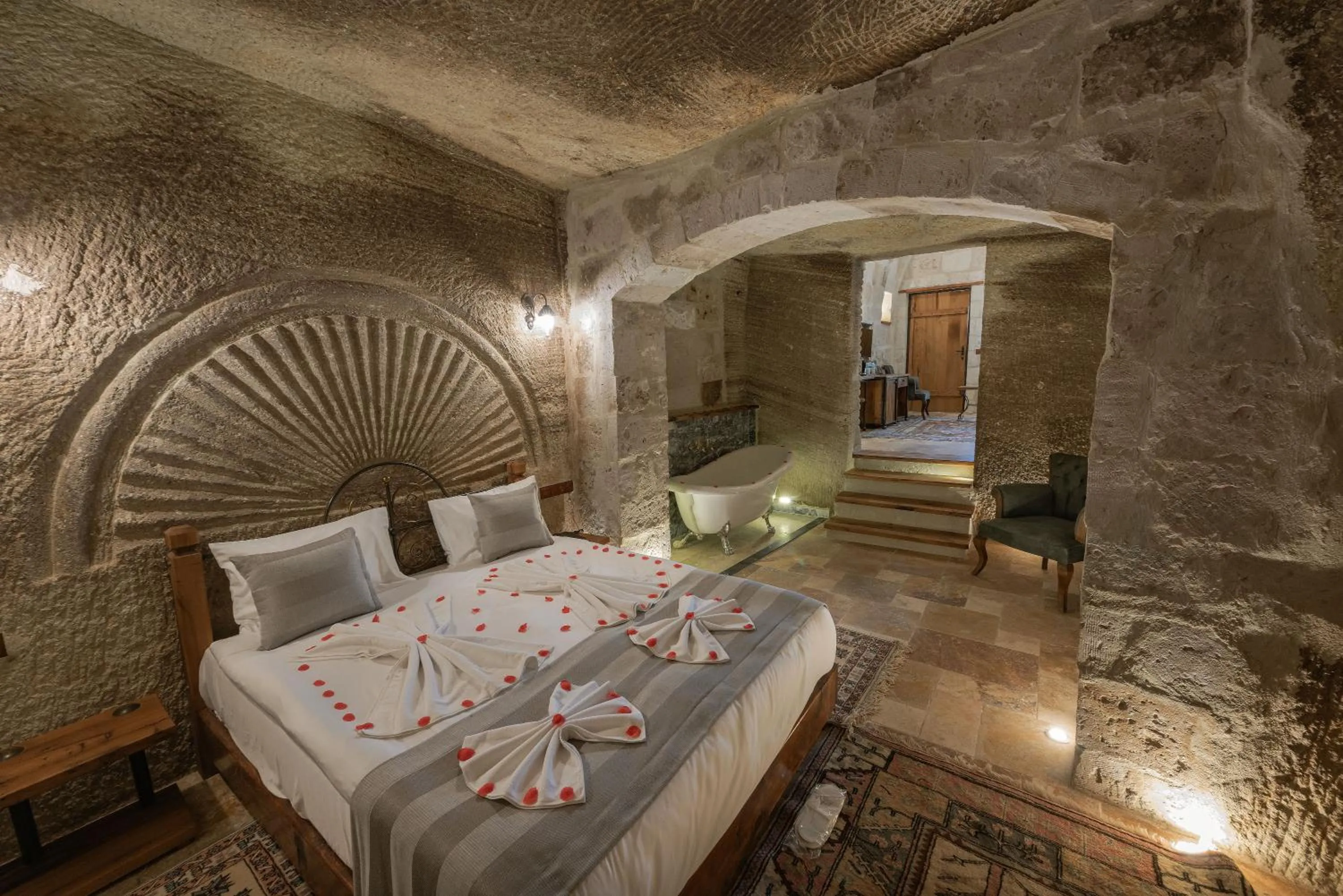Bedroom, Bed in Sarnich Cave Suites