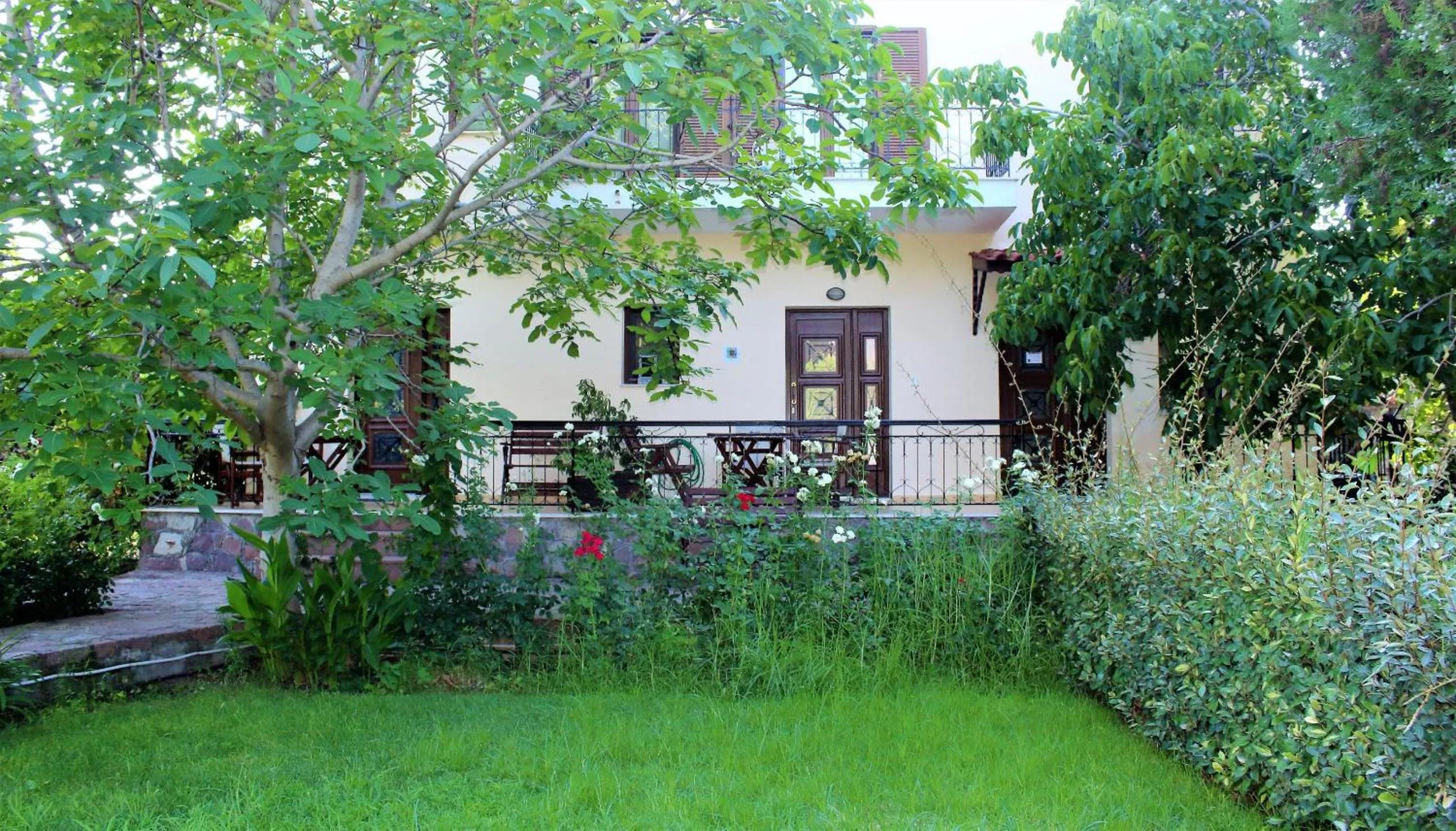 Garden in Nadia Apartments