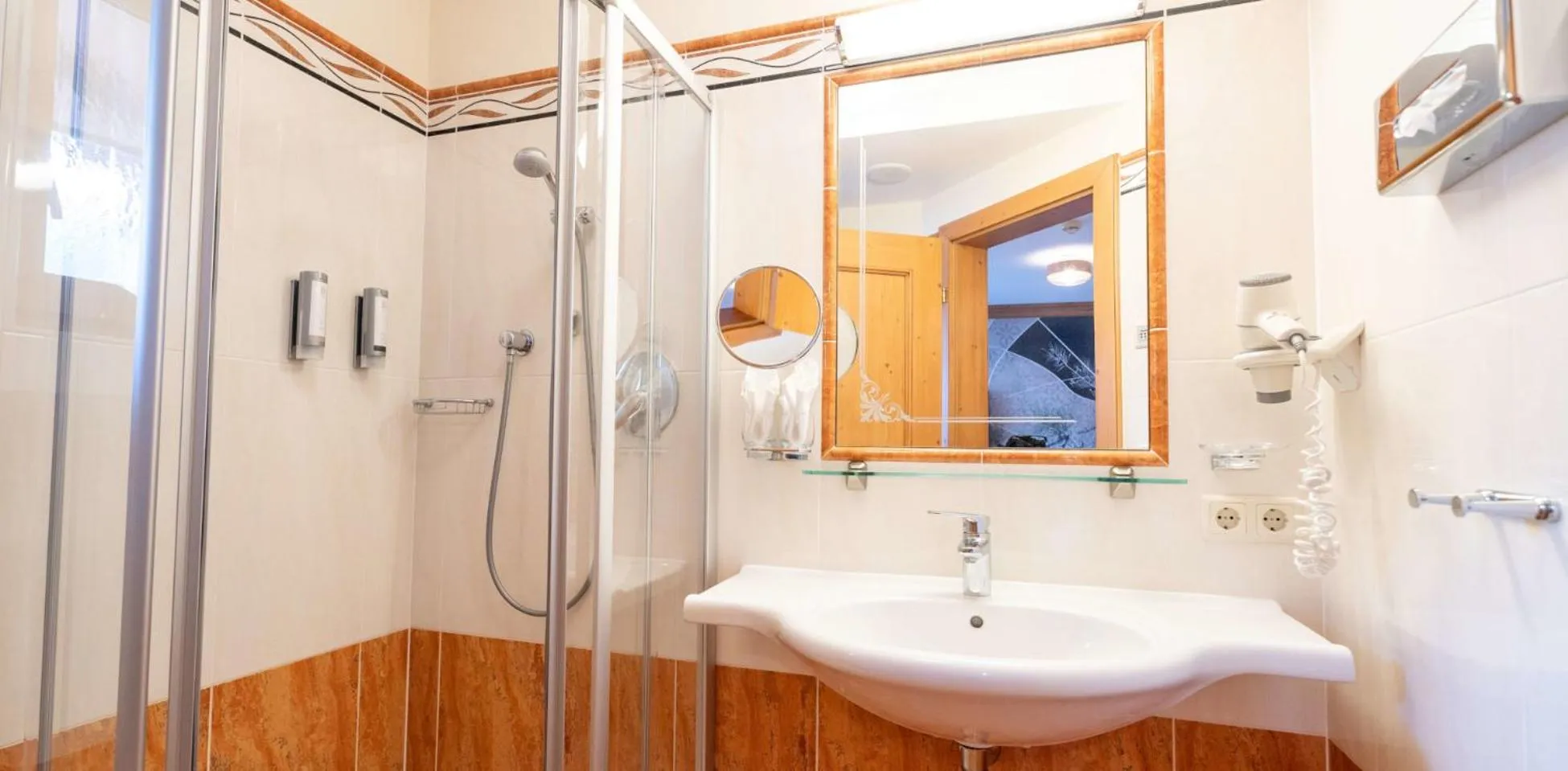 Bathroom in das Alois 4 Sterne Superior