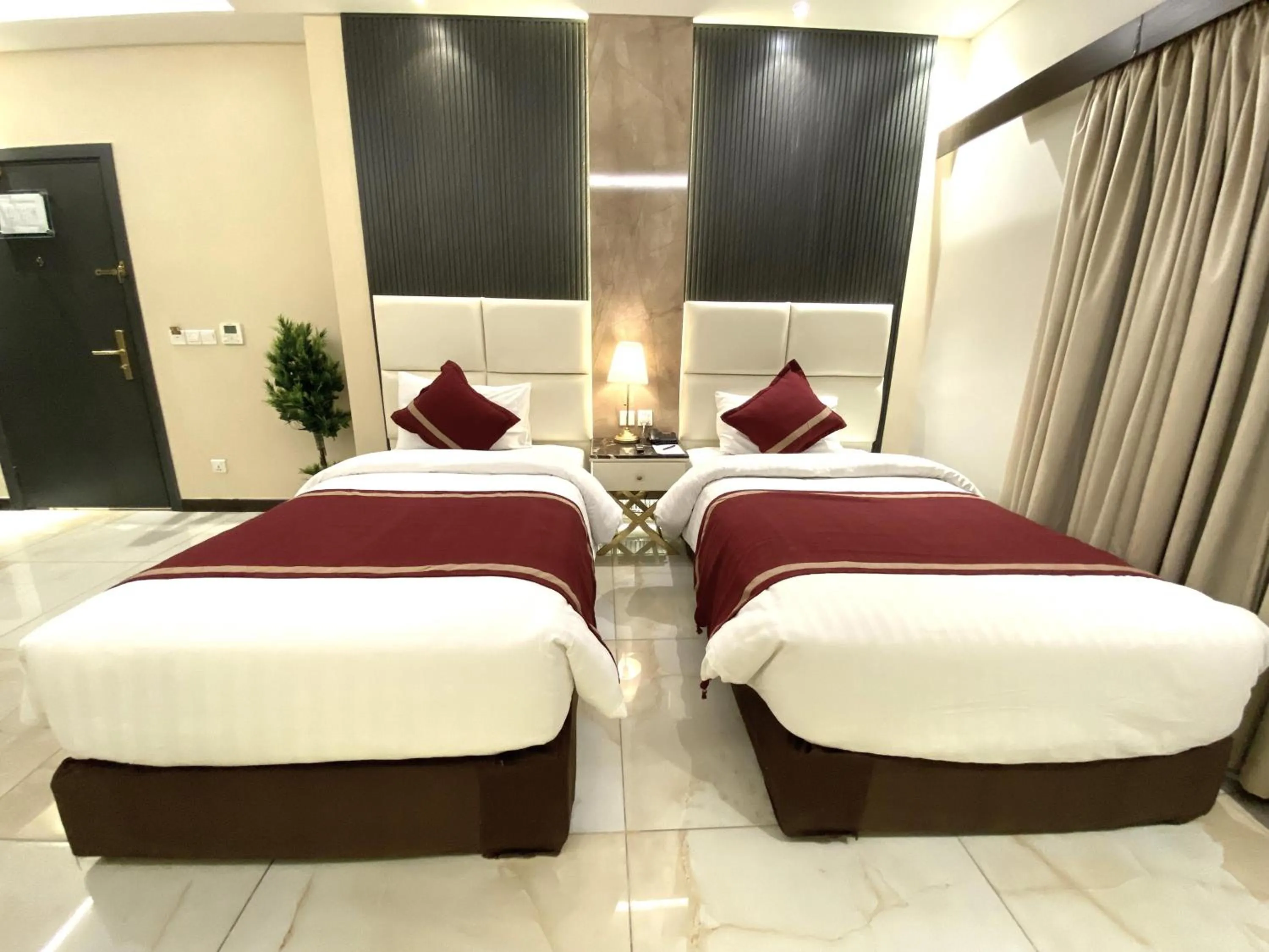 Bedroom, Bed in Best Western Plus Grand Multan
