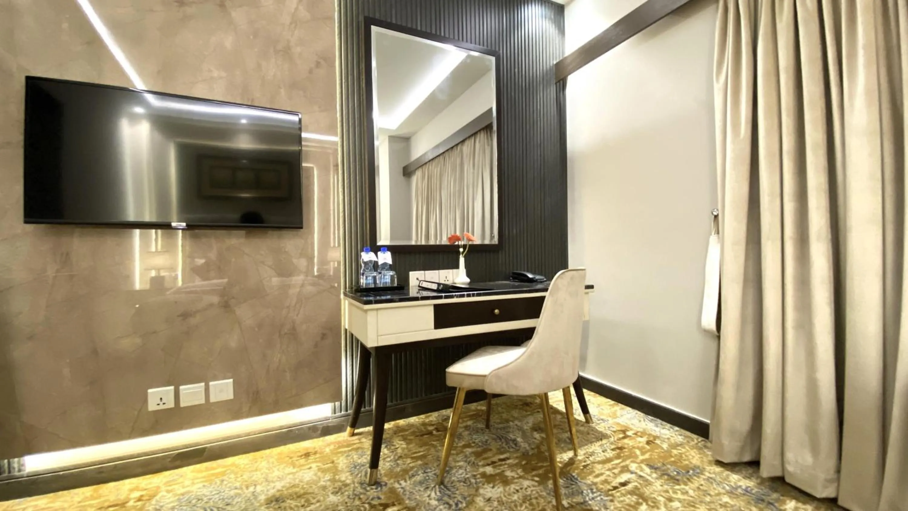 Bedroom in Best Western Plus Grand Multan