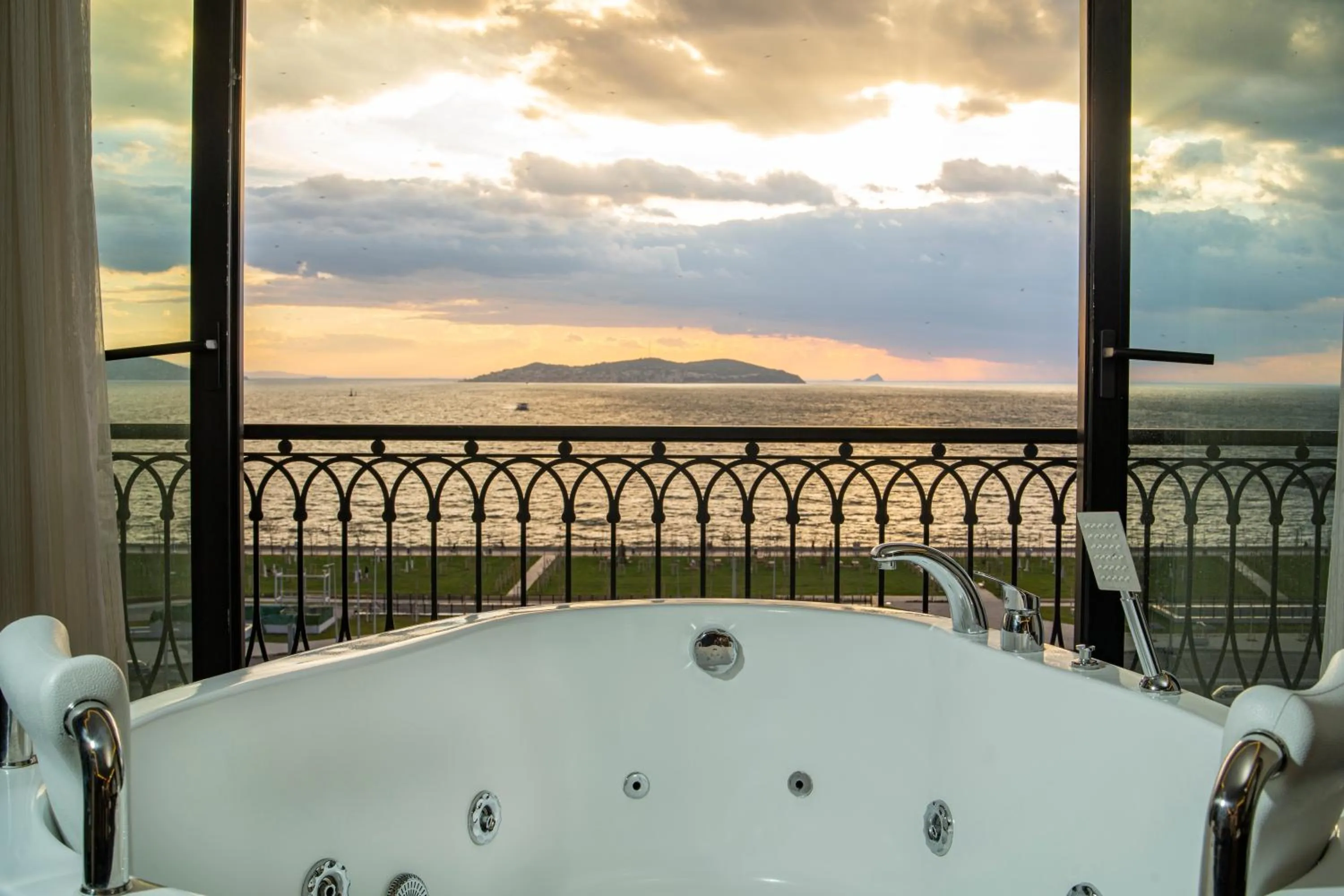 Sea view in La Cielo Hotel Bostancı