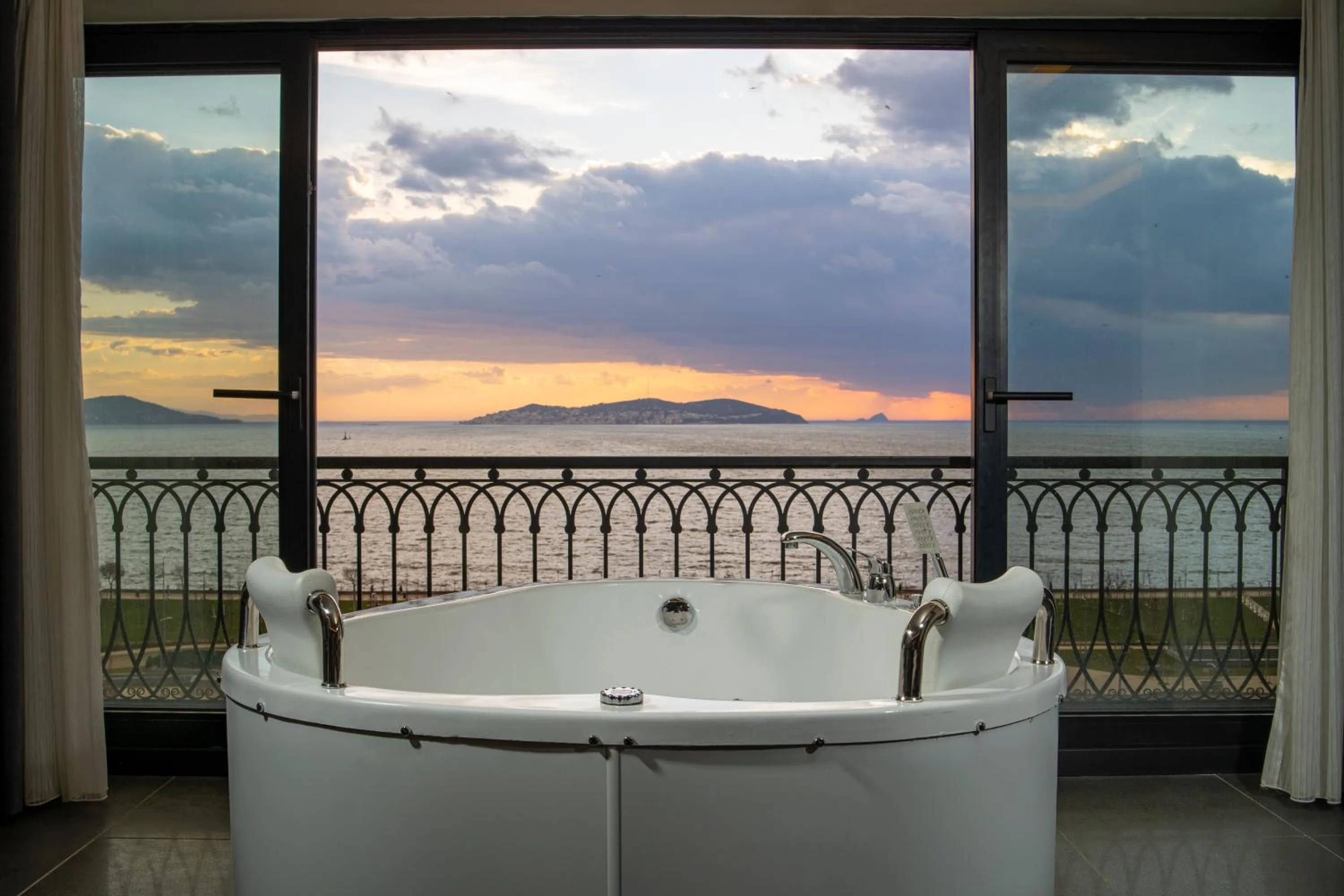 Sea view in La Cielo Hotel Bostancı