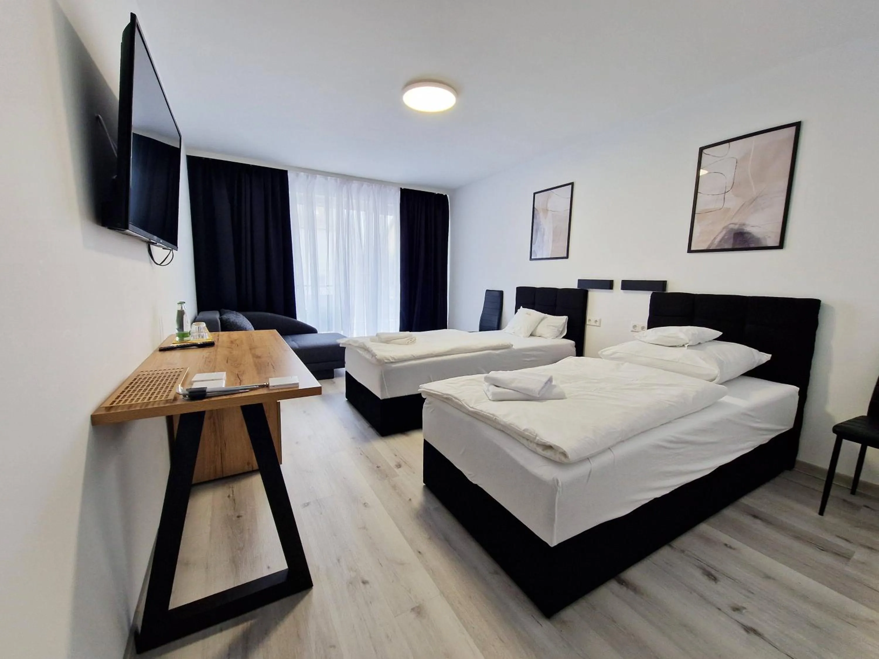 Photo of the whole room, Bed in Hotel am Kurpark