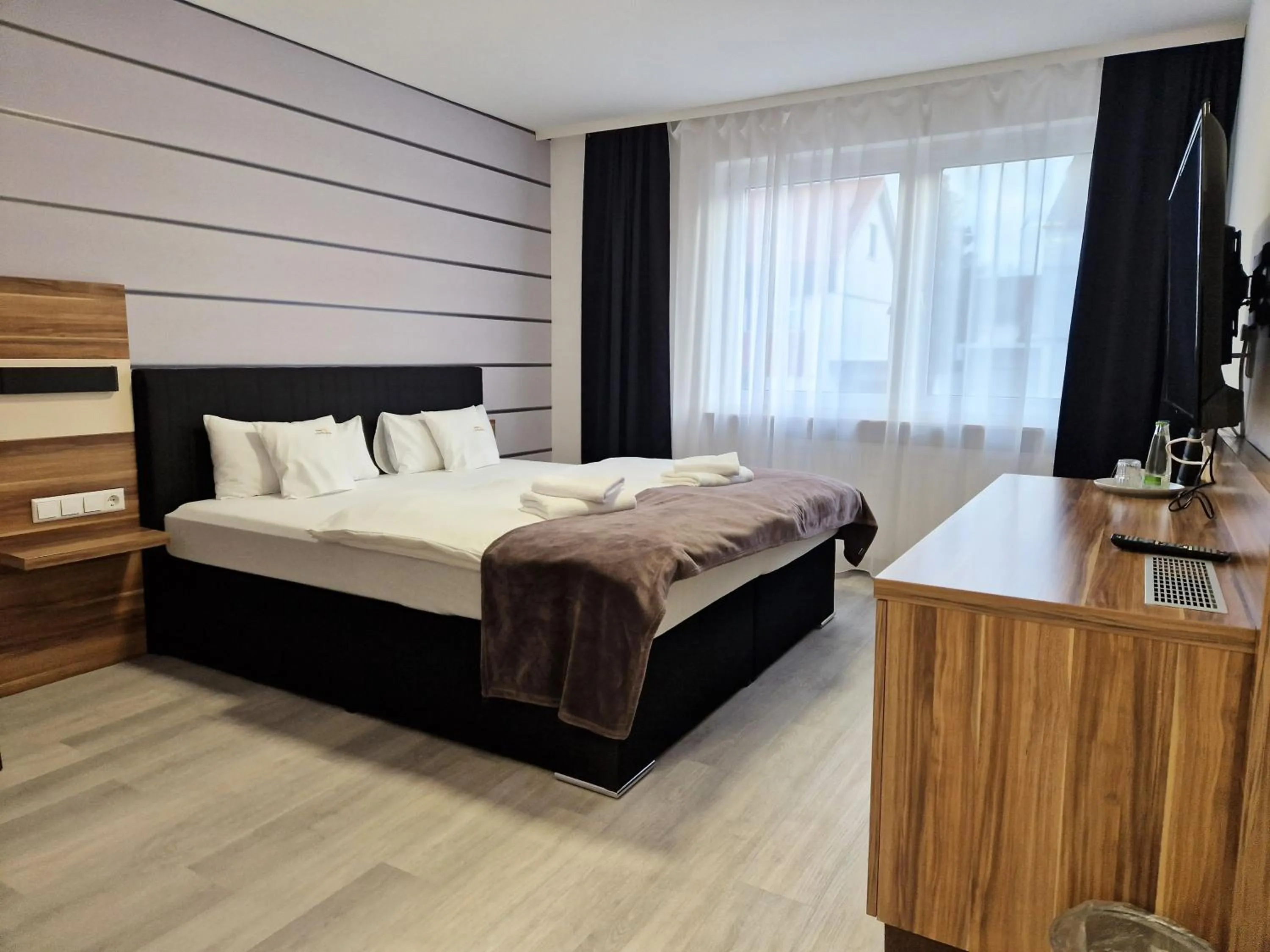 Photo of the whole room, Bed in Hotel am Kurpark