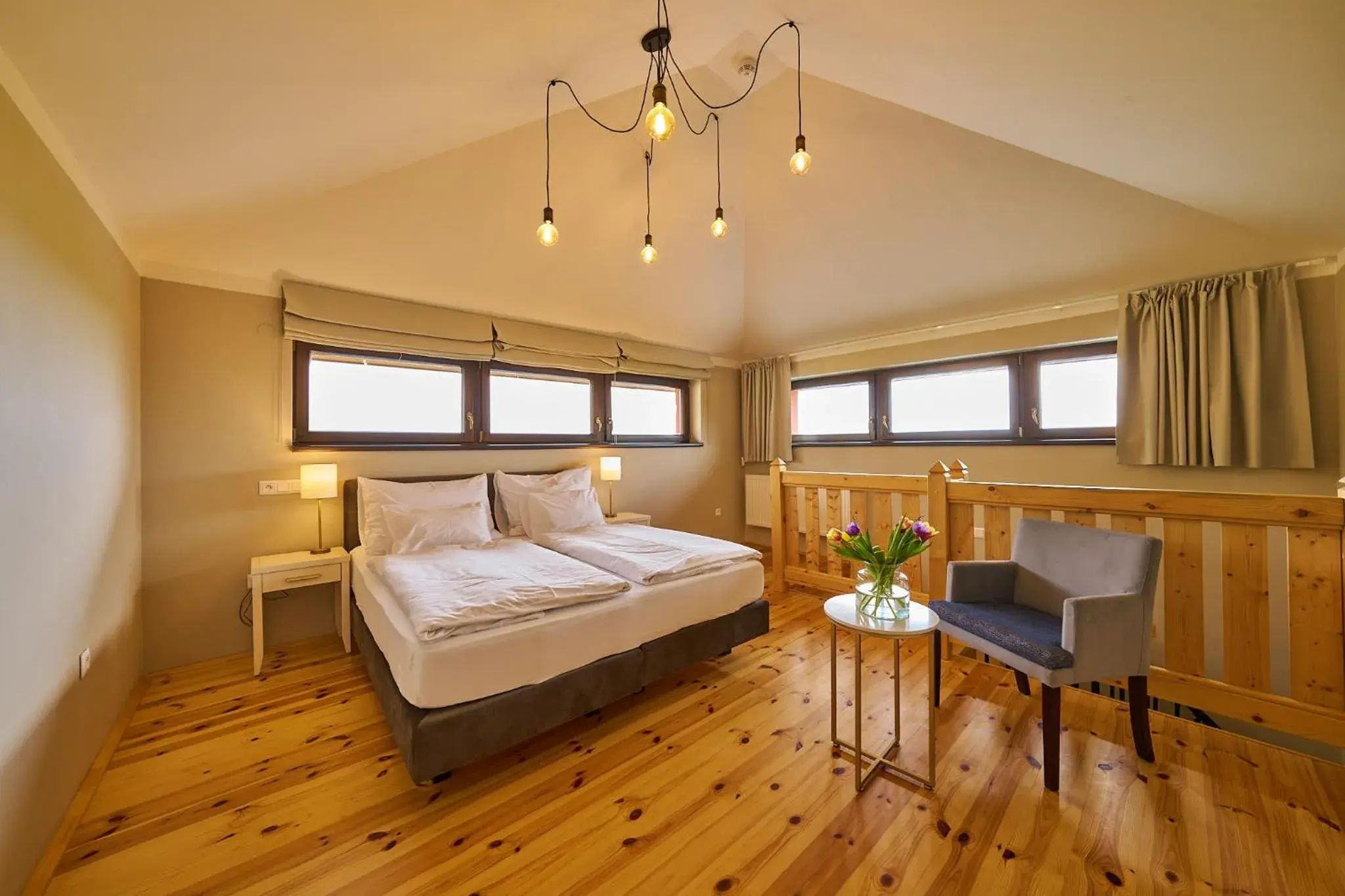 Duplex Apartment in Wellness Hotel Queens Duplex Apartment in Wellness Hotel Queens