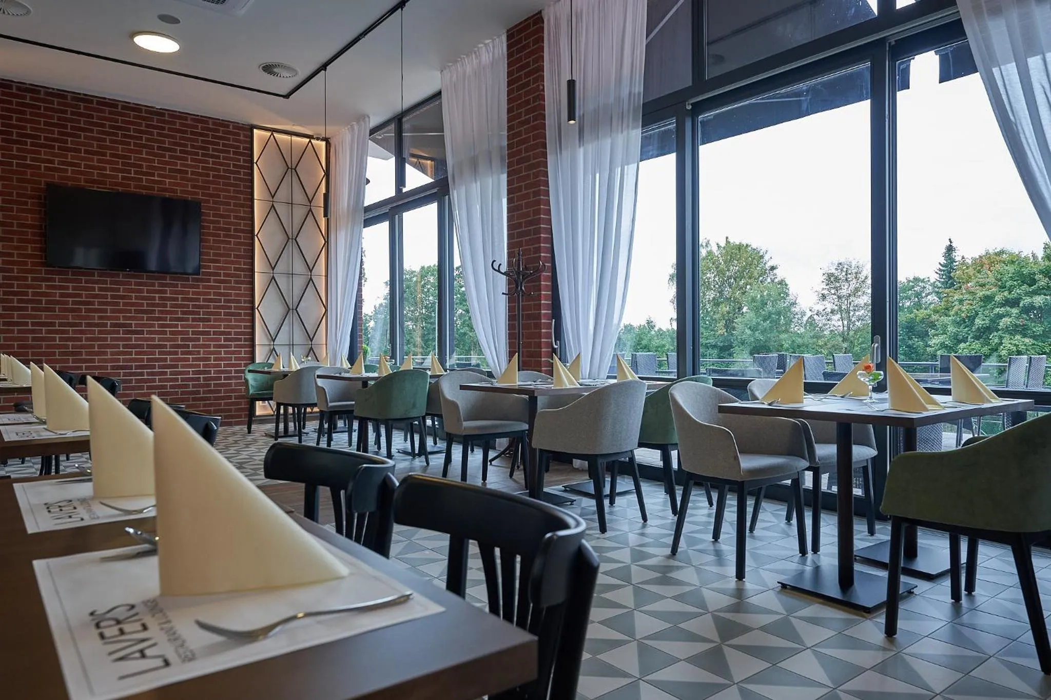 Restaurant/places to eat in Wellness Hotel Queens