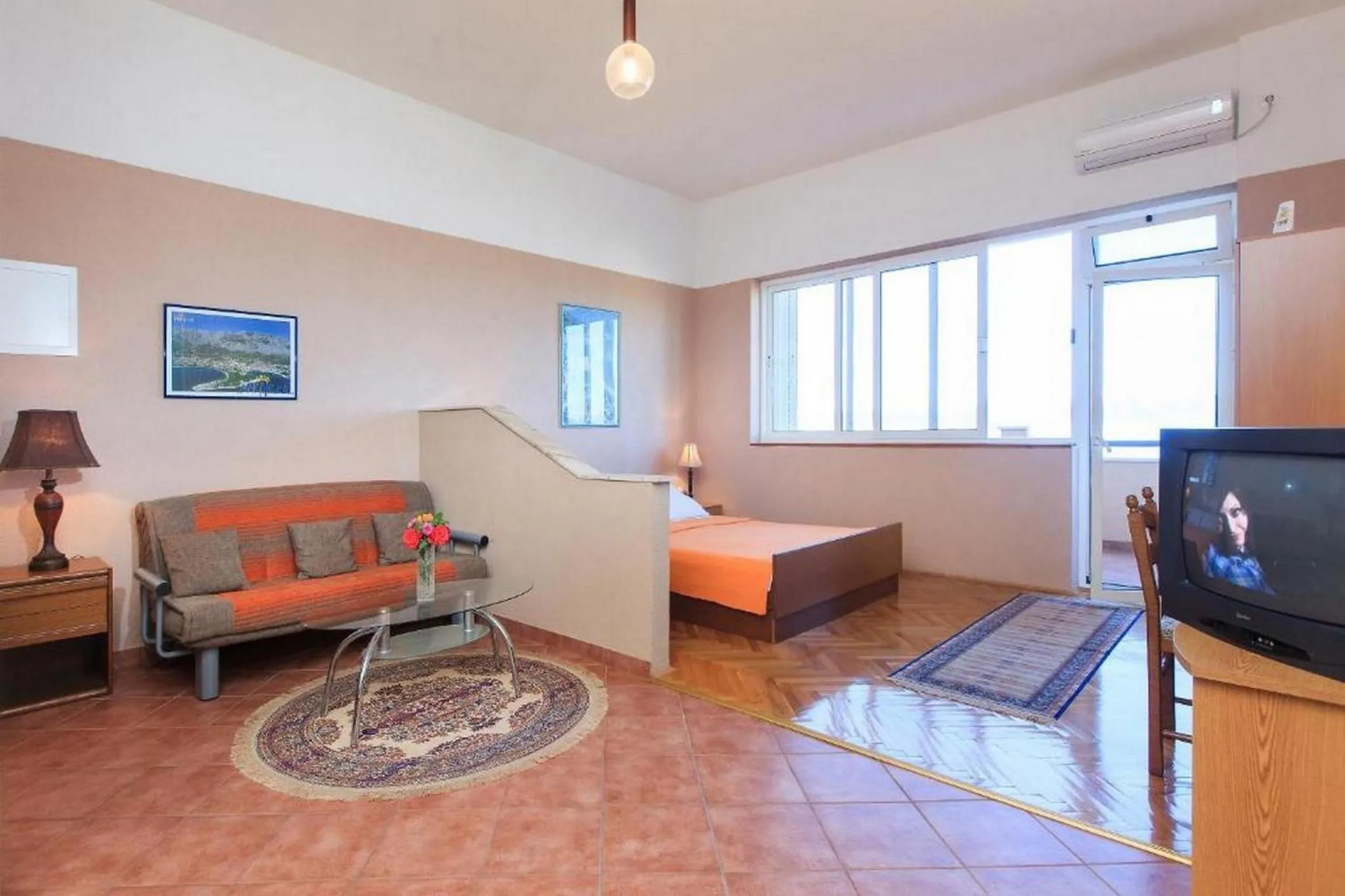 Living room in Summerheaven Apartments