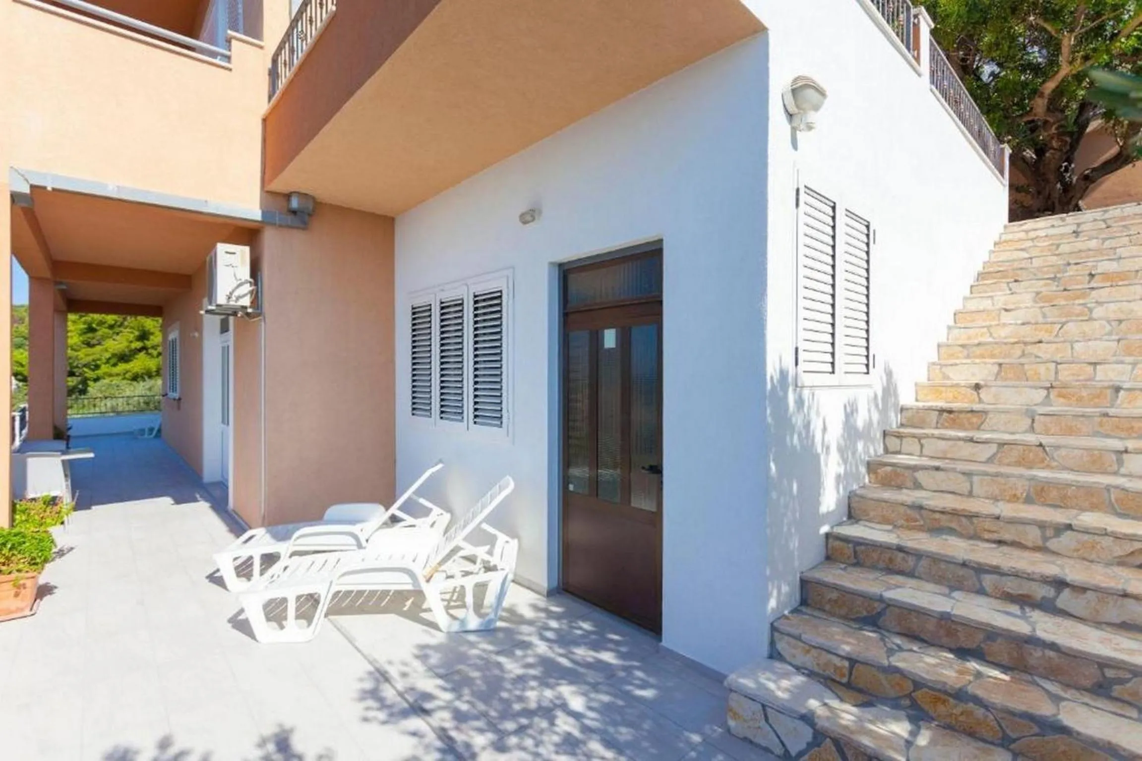 Property building in Summerheaven Apartments