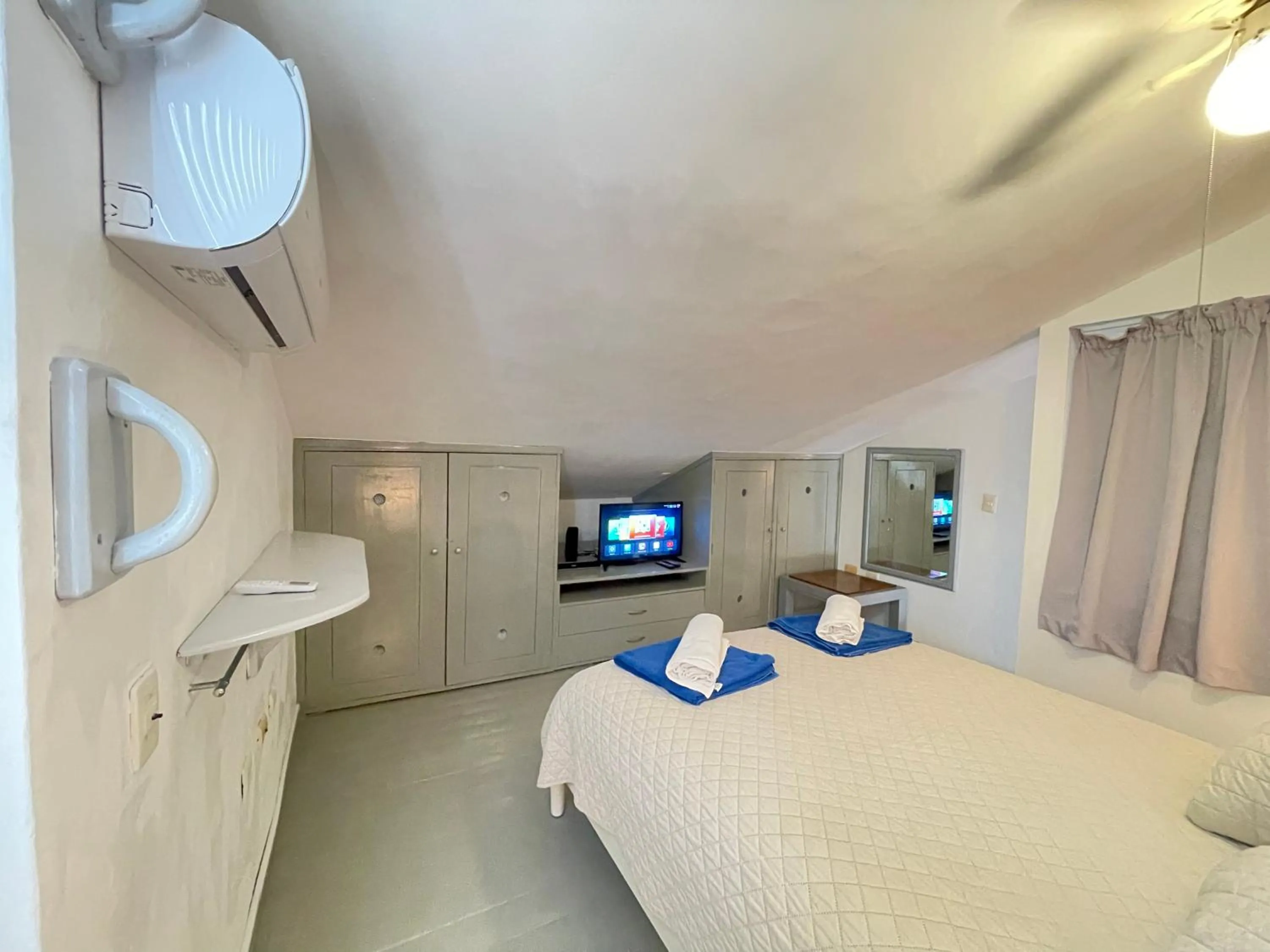 Bed in Stanza Mare Beach Front