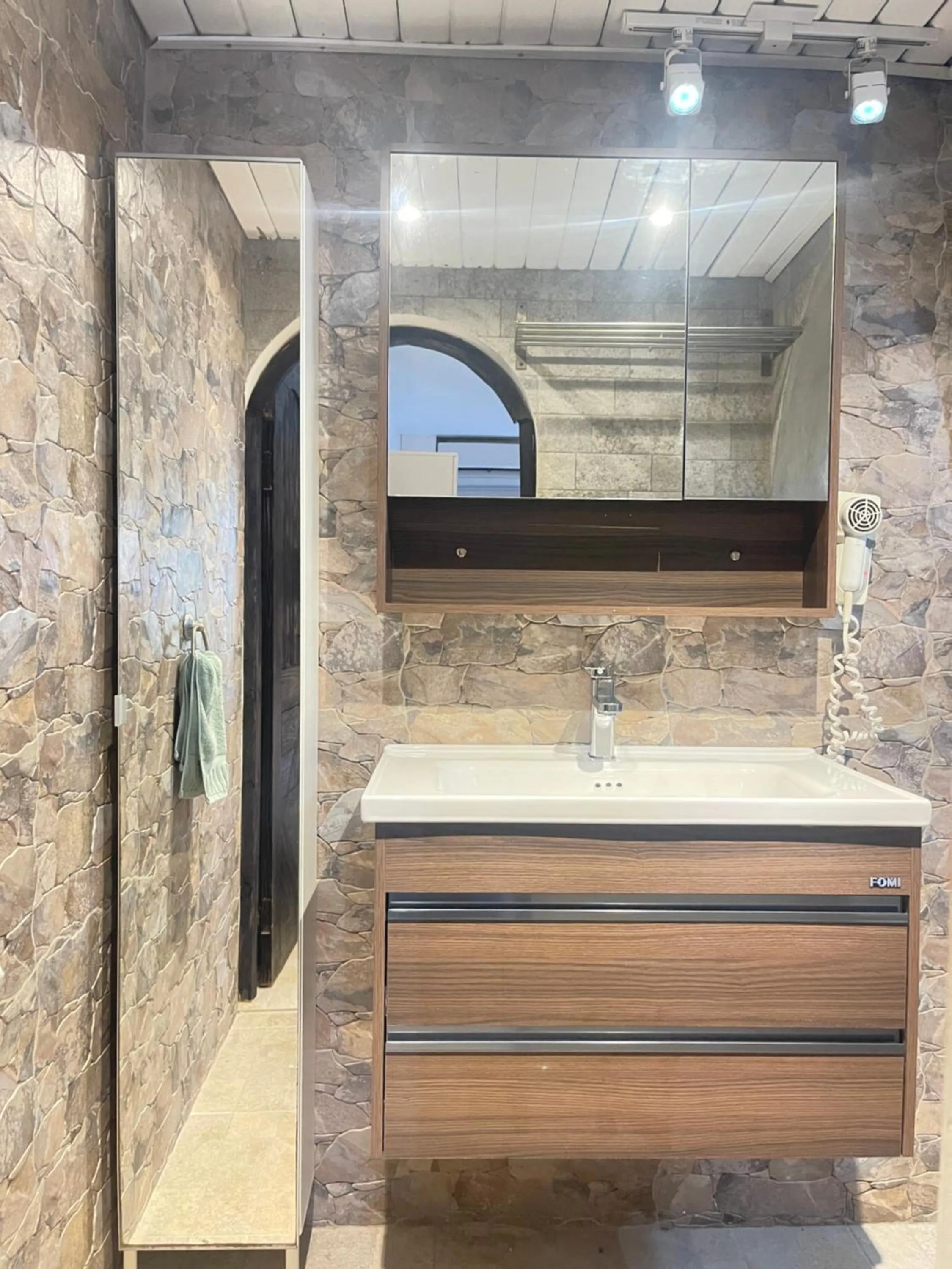 Bathroom in Stanza Mare Beach Front