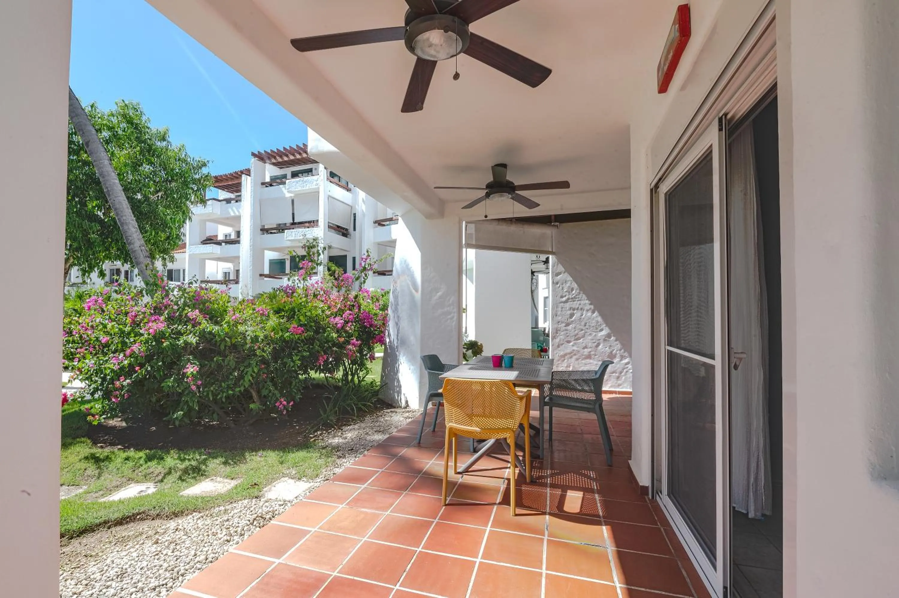 Garden in Stanza Mare Beach Front