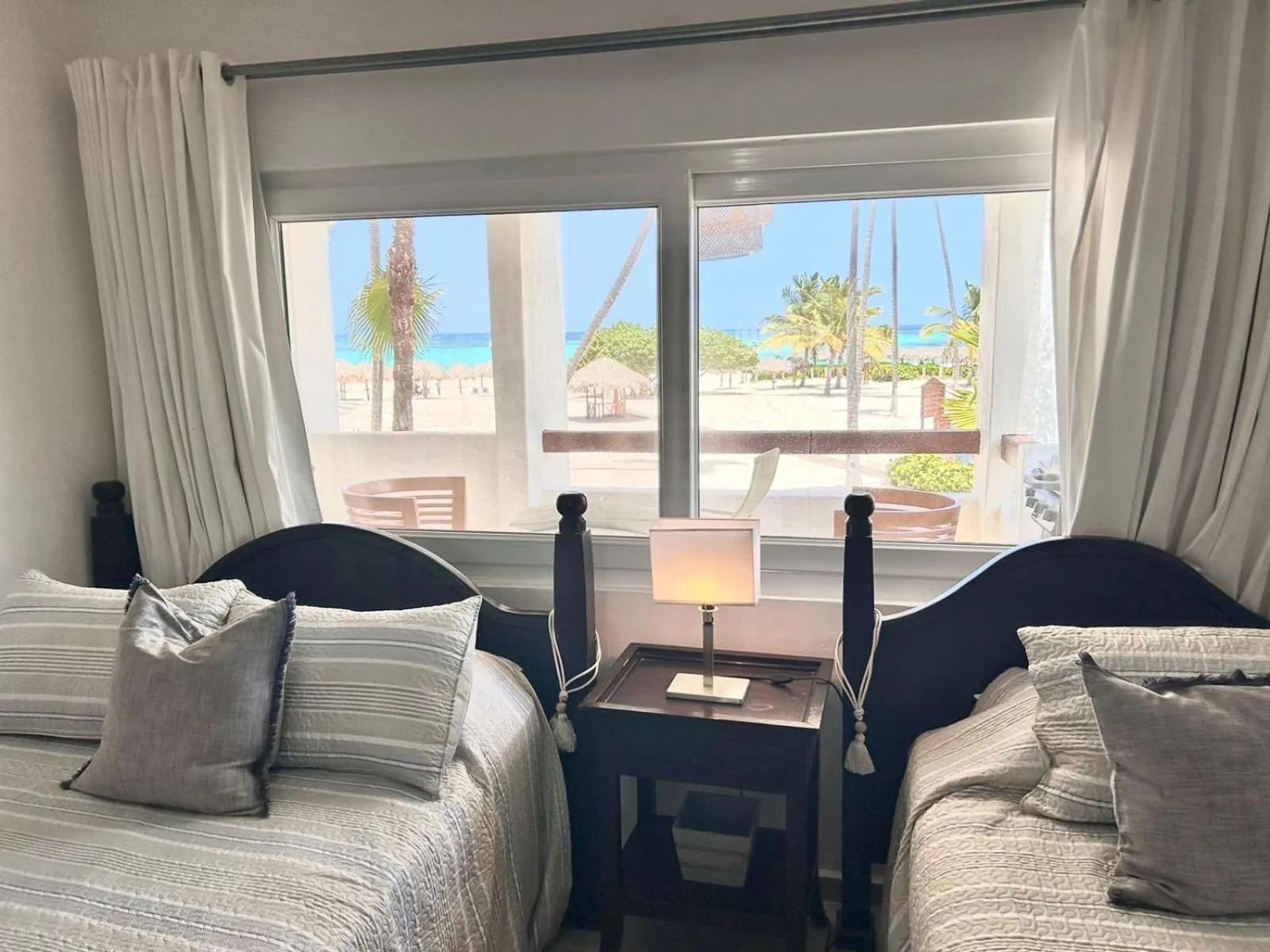 Bedroom, Bed in Stanza Mare Beach Front