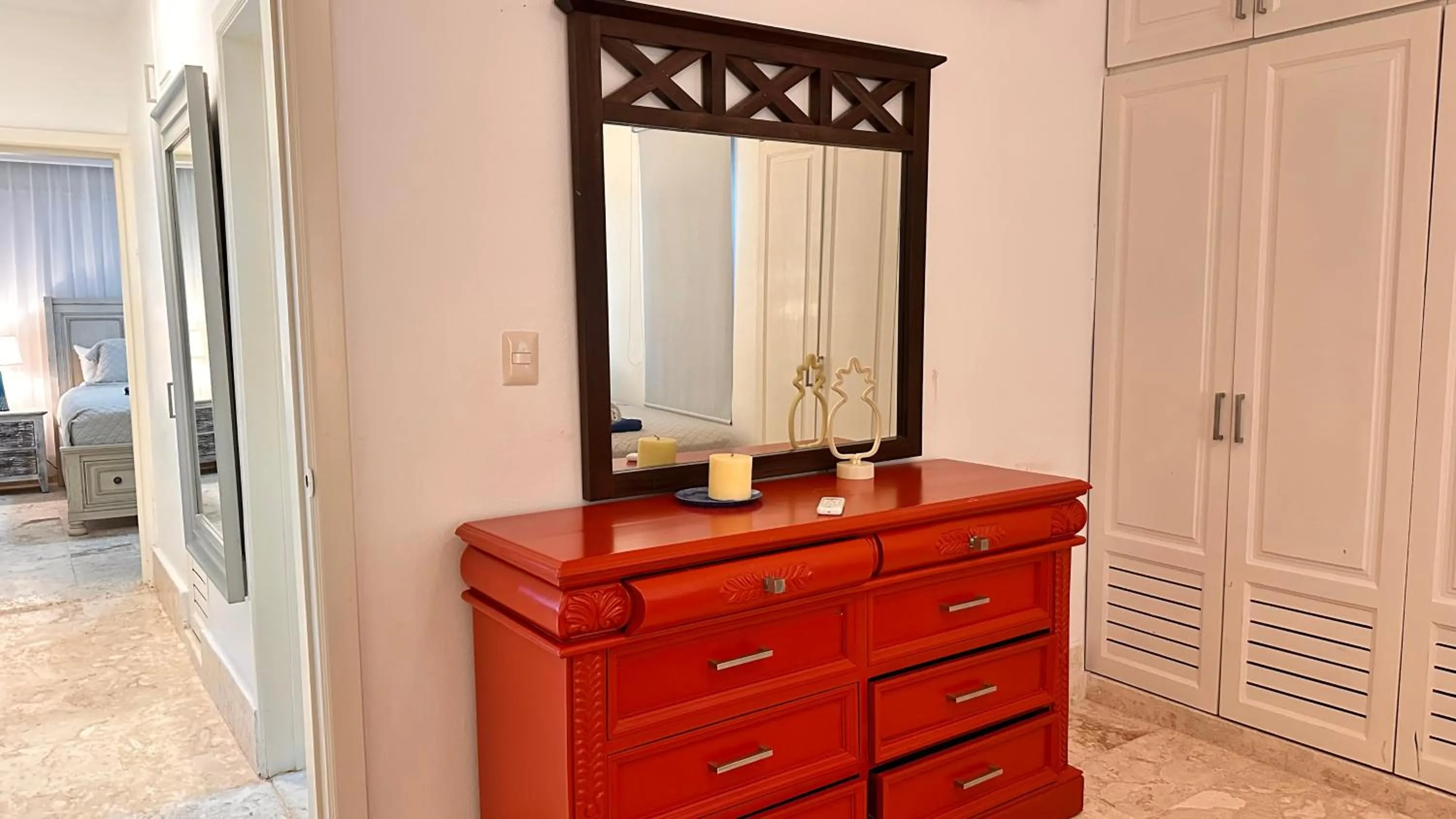 wardrobe in Stanza Mare Beach Front