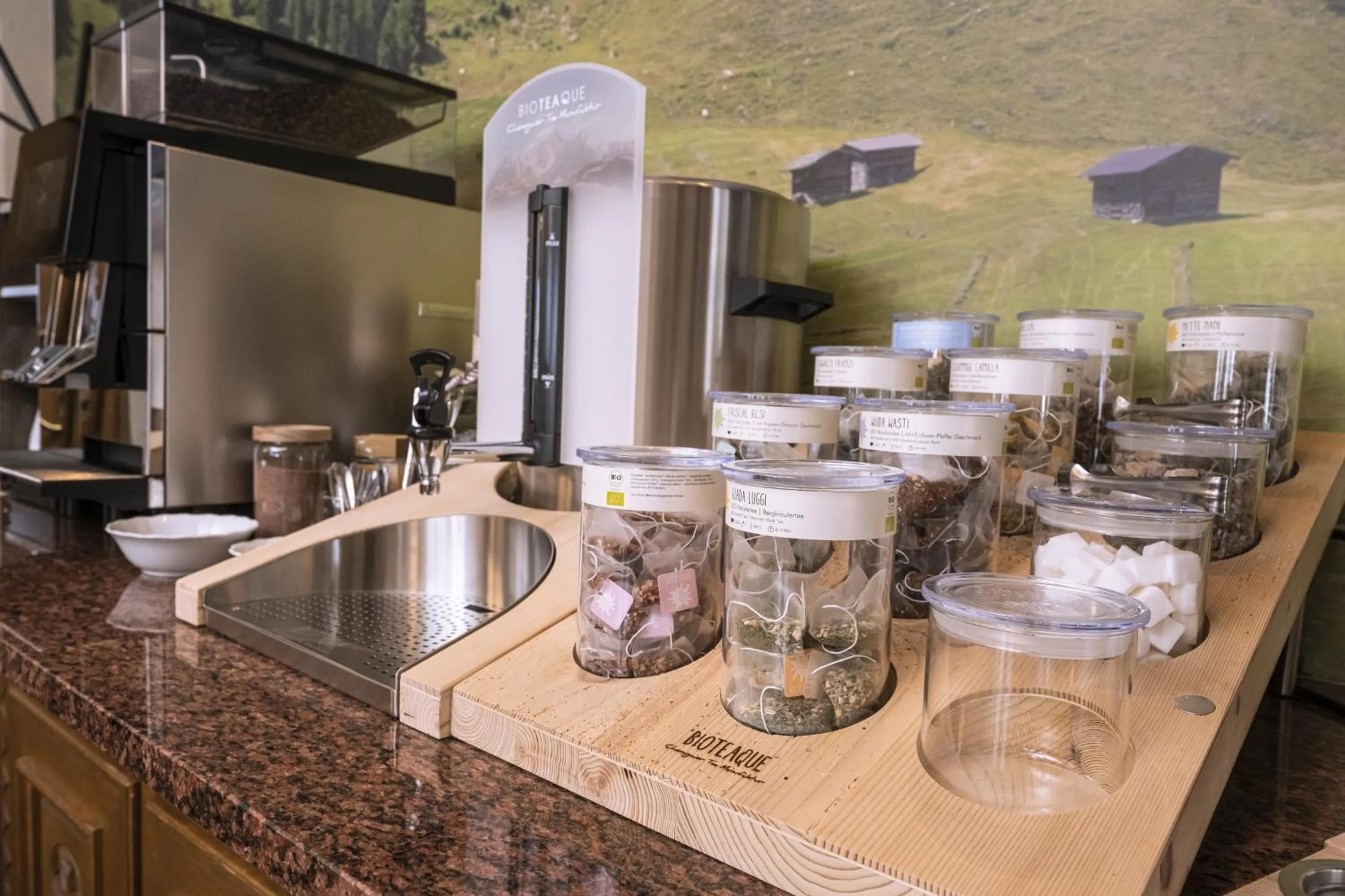 Coffee/tea facilities in Hotel Acherl