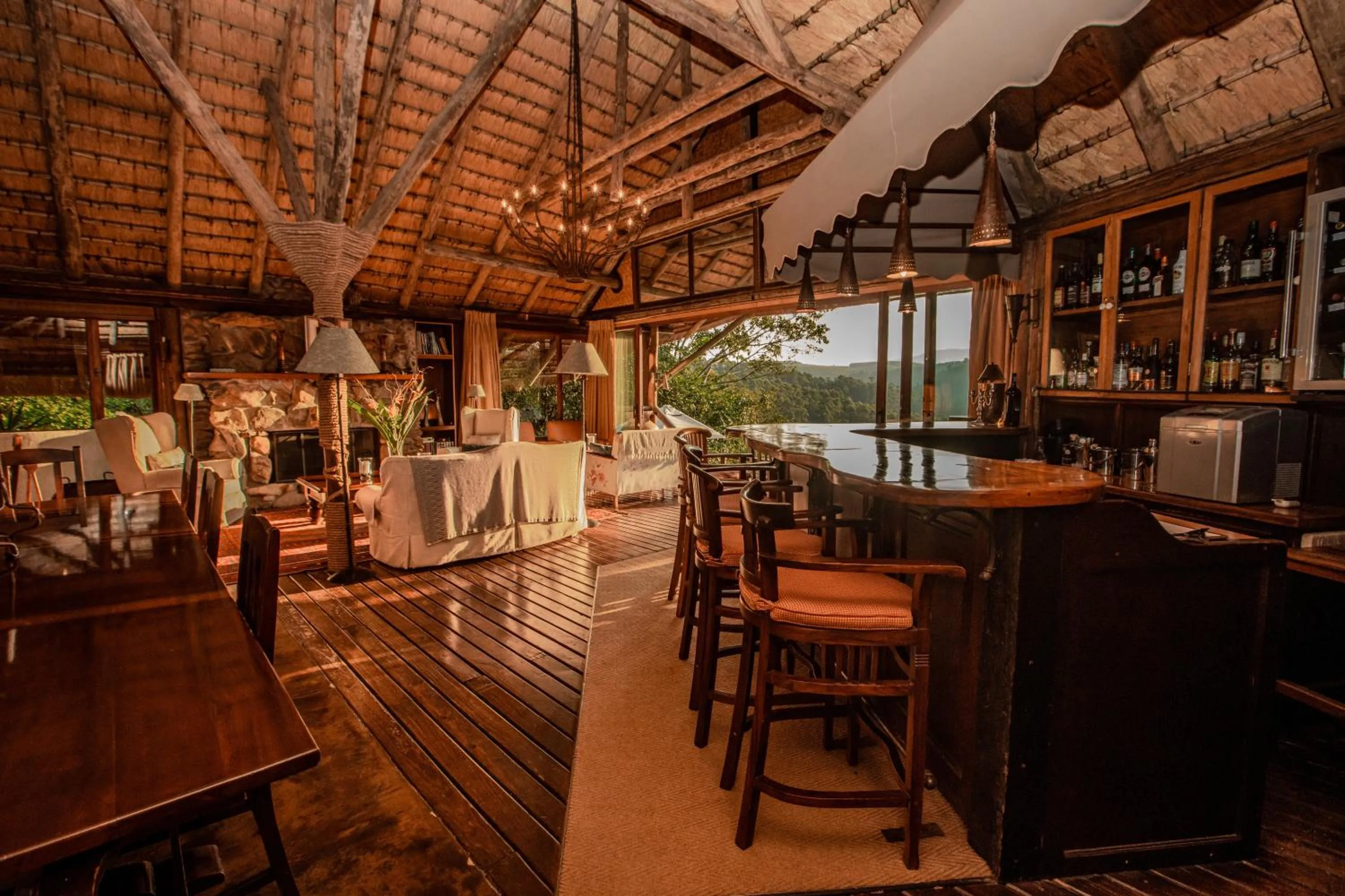 Restaurant/places to eat in Tanamera Lodge