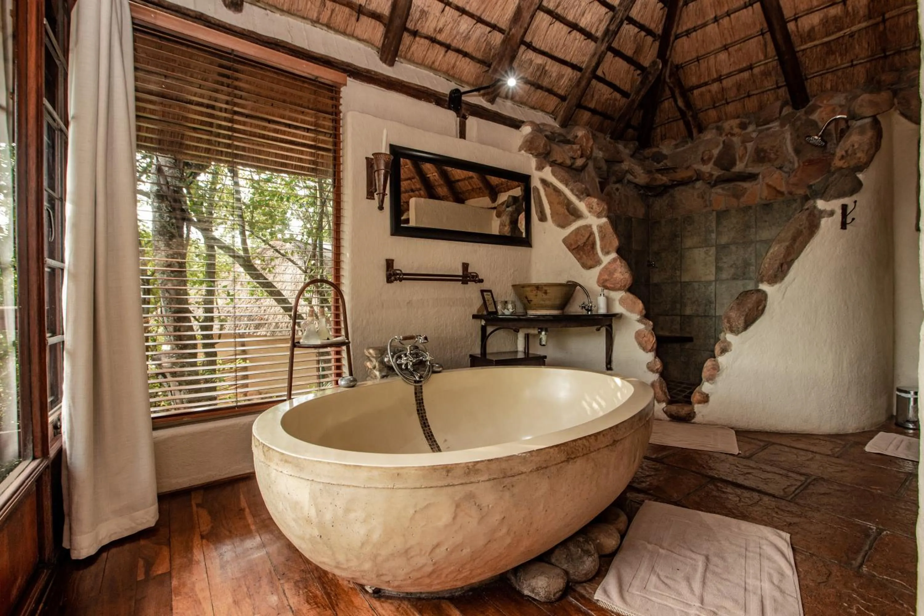 Shower in Tanamera Lodge