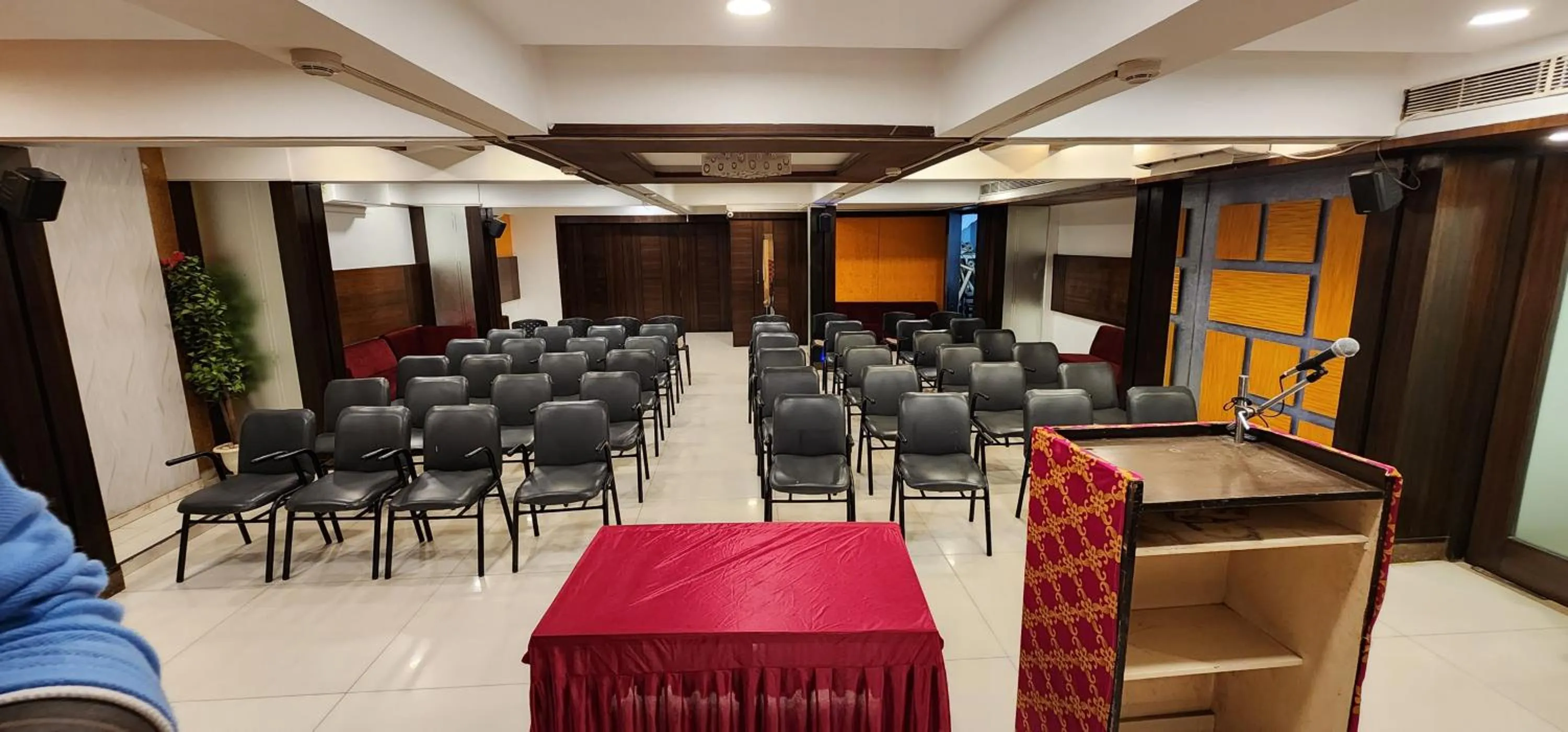 Meeting/conference room in Hotel Kanak