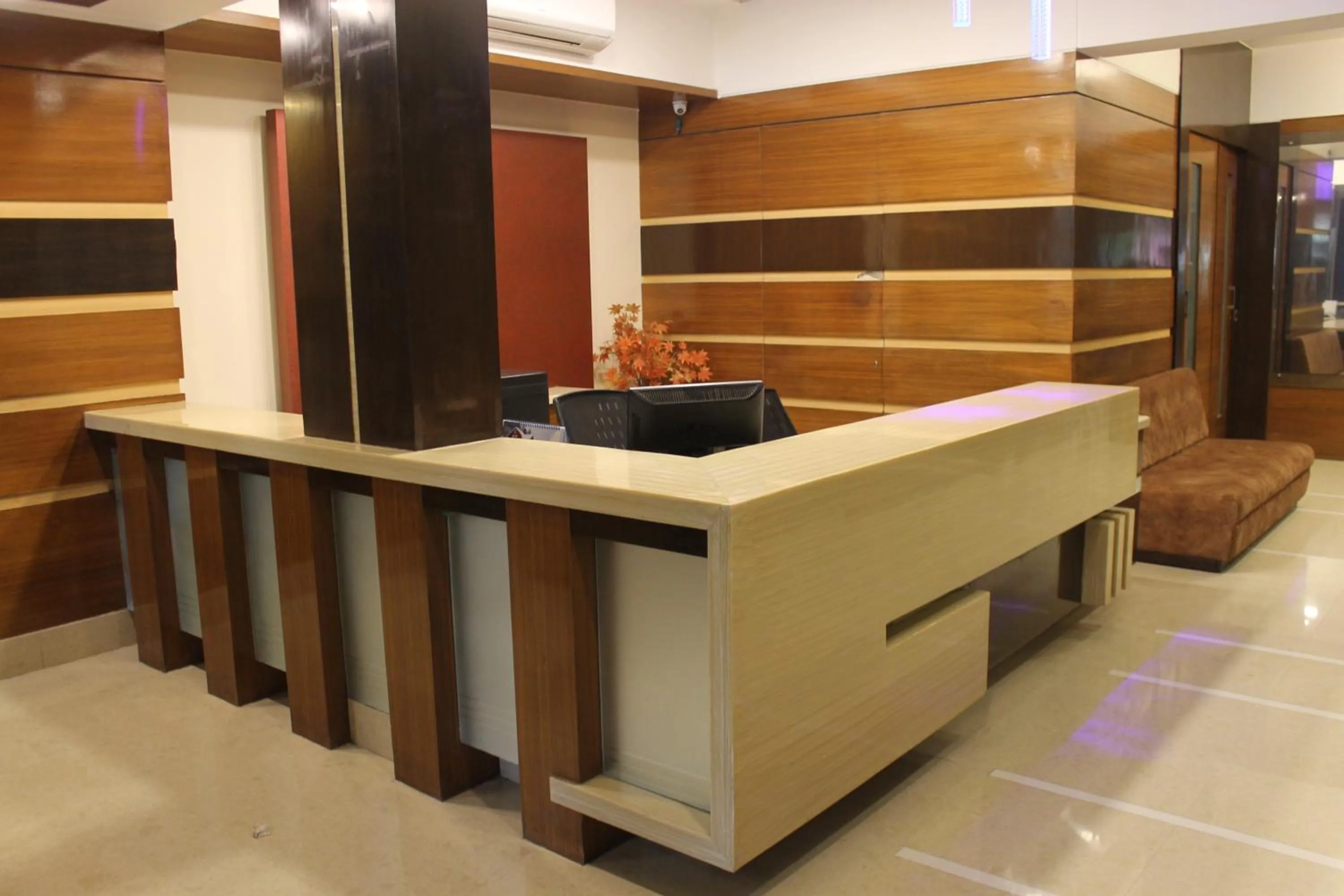 Text overlay in Hotel Kanak