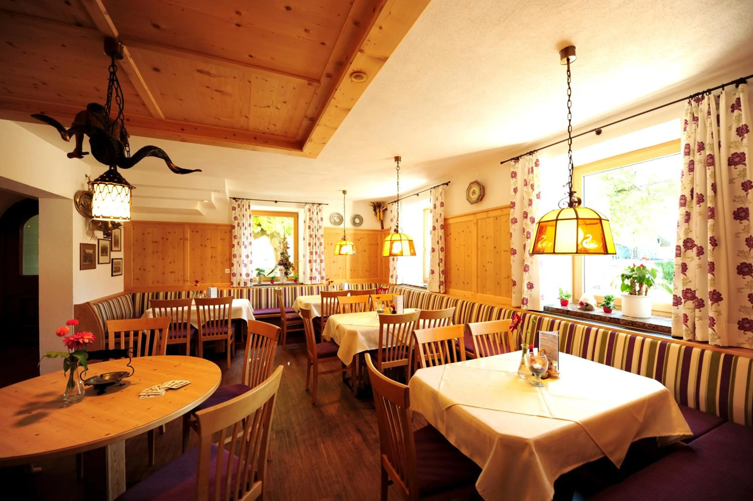 Restaurant/places to eat in Hotel Gasthof Zum Schwanen