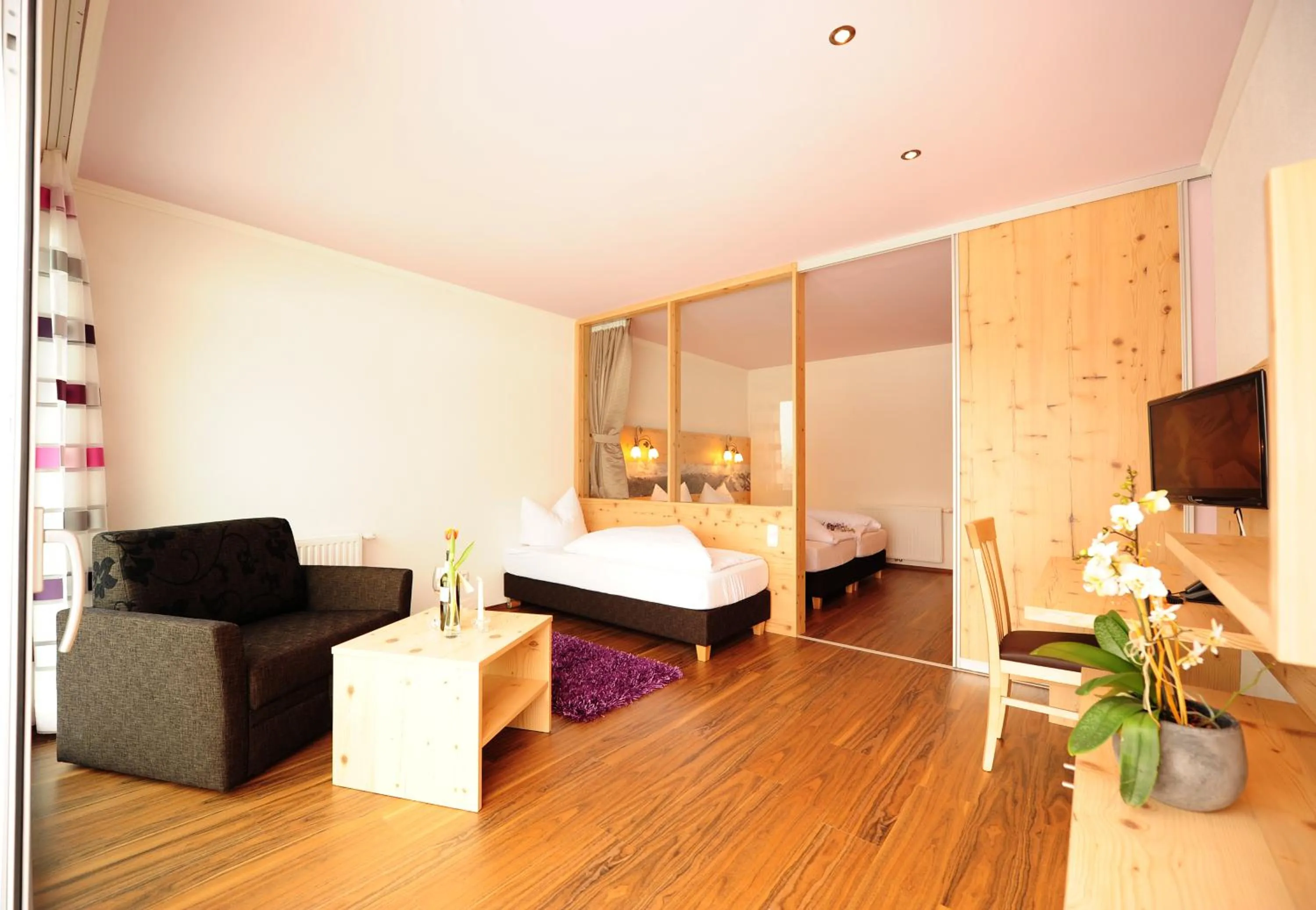 Photo of the whole room, Bed in Hotel Gasthof Zum Schwanen