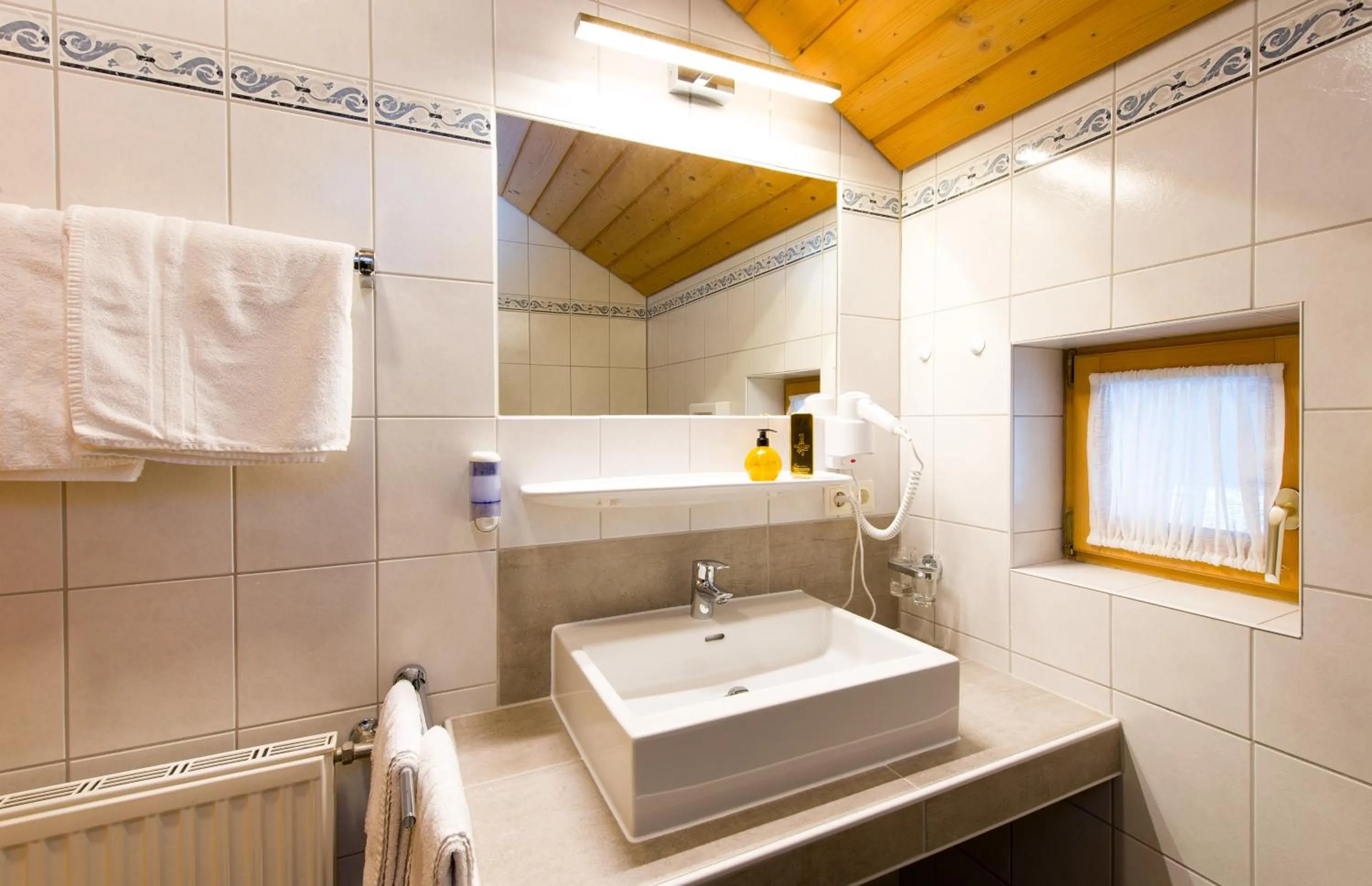 Bathroom in Hotel Gasthof Zum Schwanen