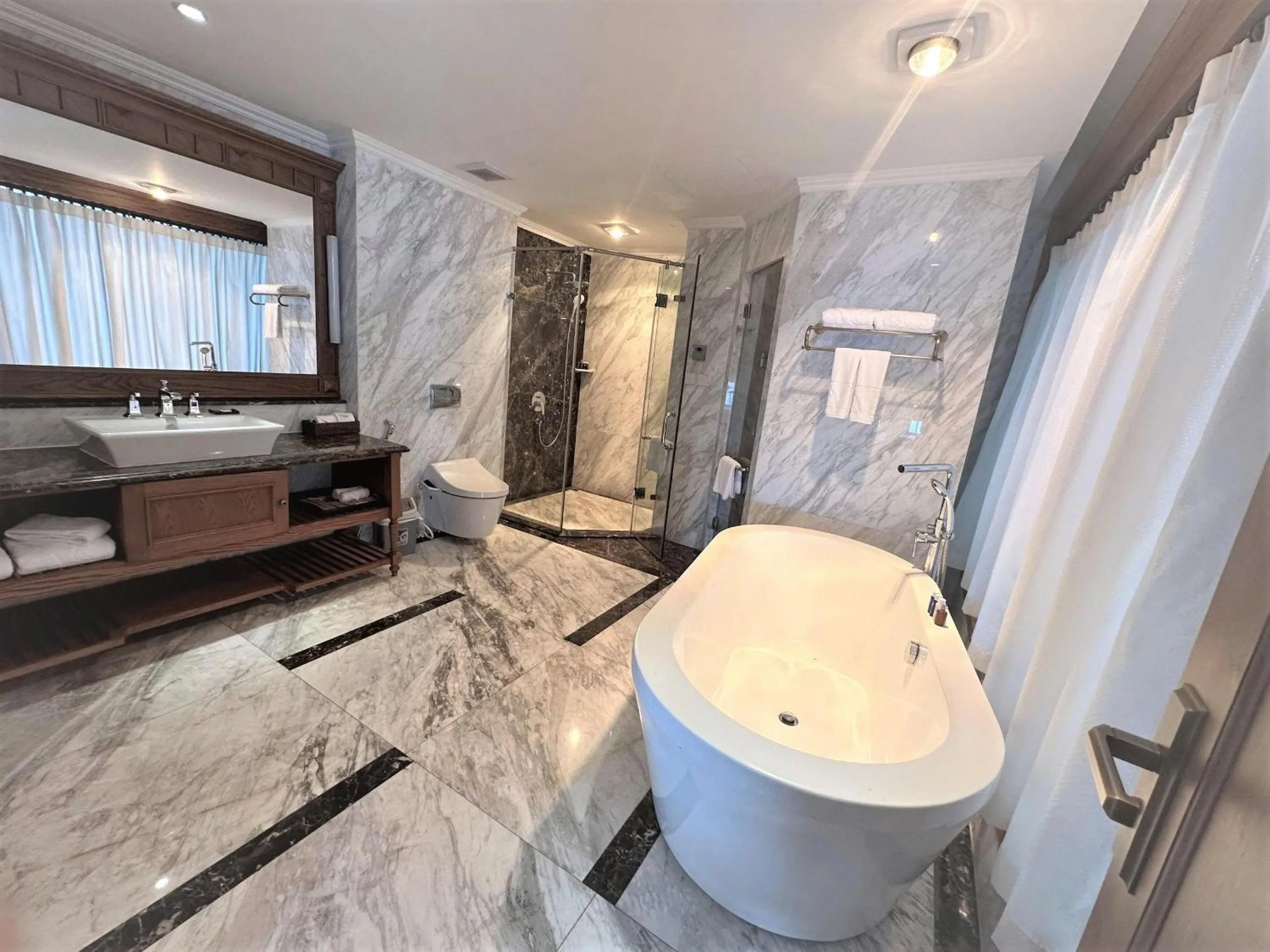 Shower in Venus Hotel Tam Đảo