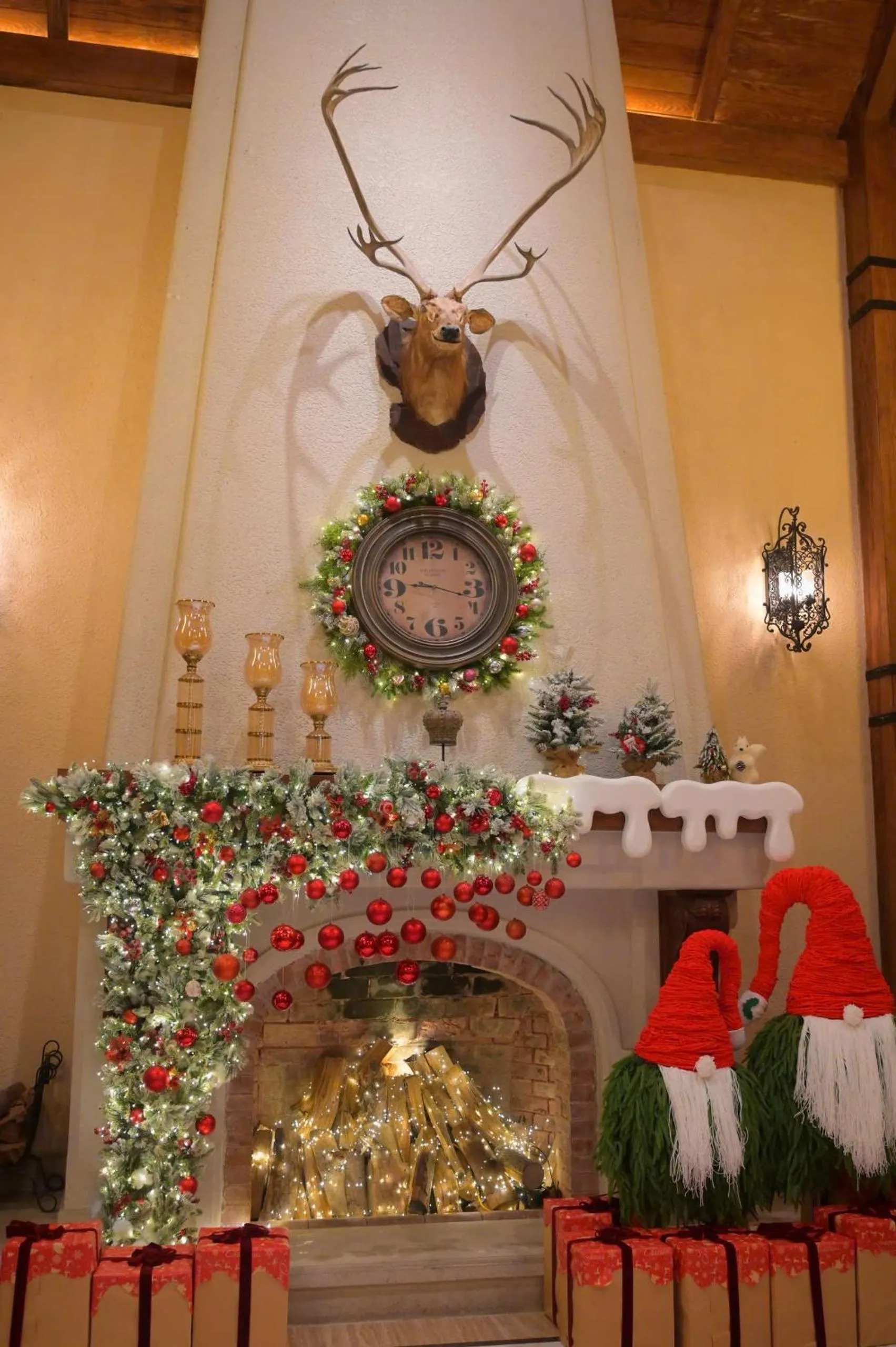 Communal lounge/ TV room in Venus Hotel Tam Đảo