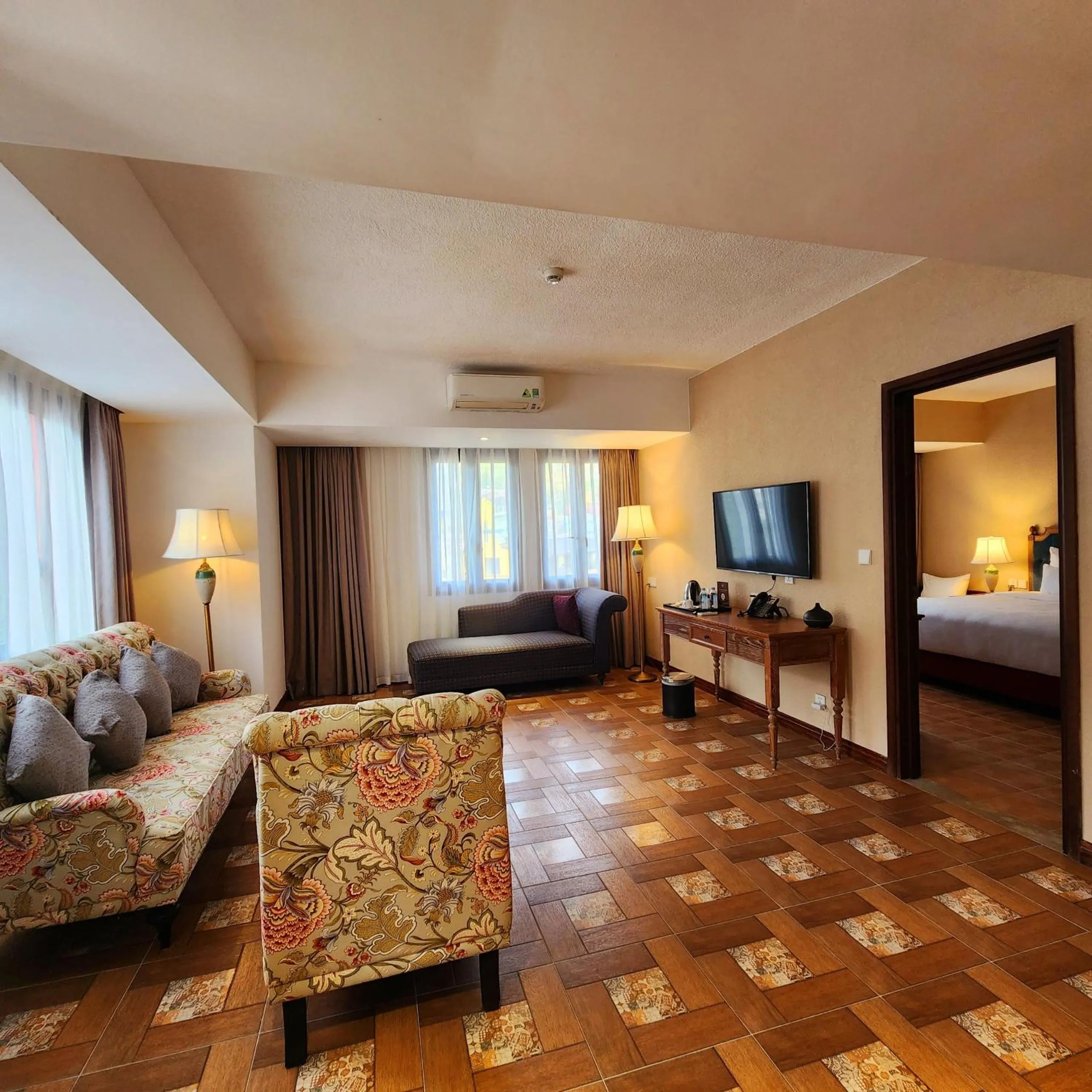 Living room, Bed in Venus Hotel Tam Đảo