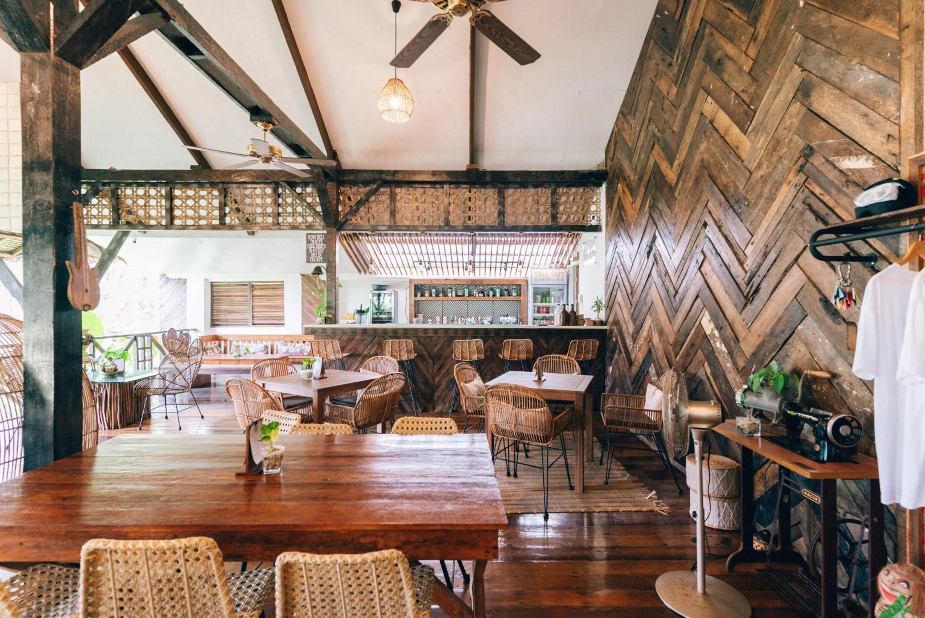 Restaurant/places to eat in Himaya