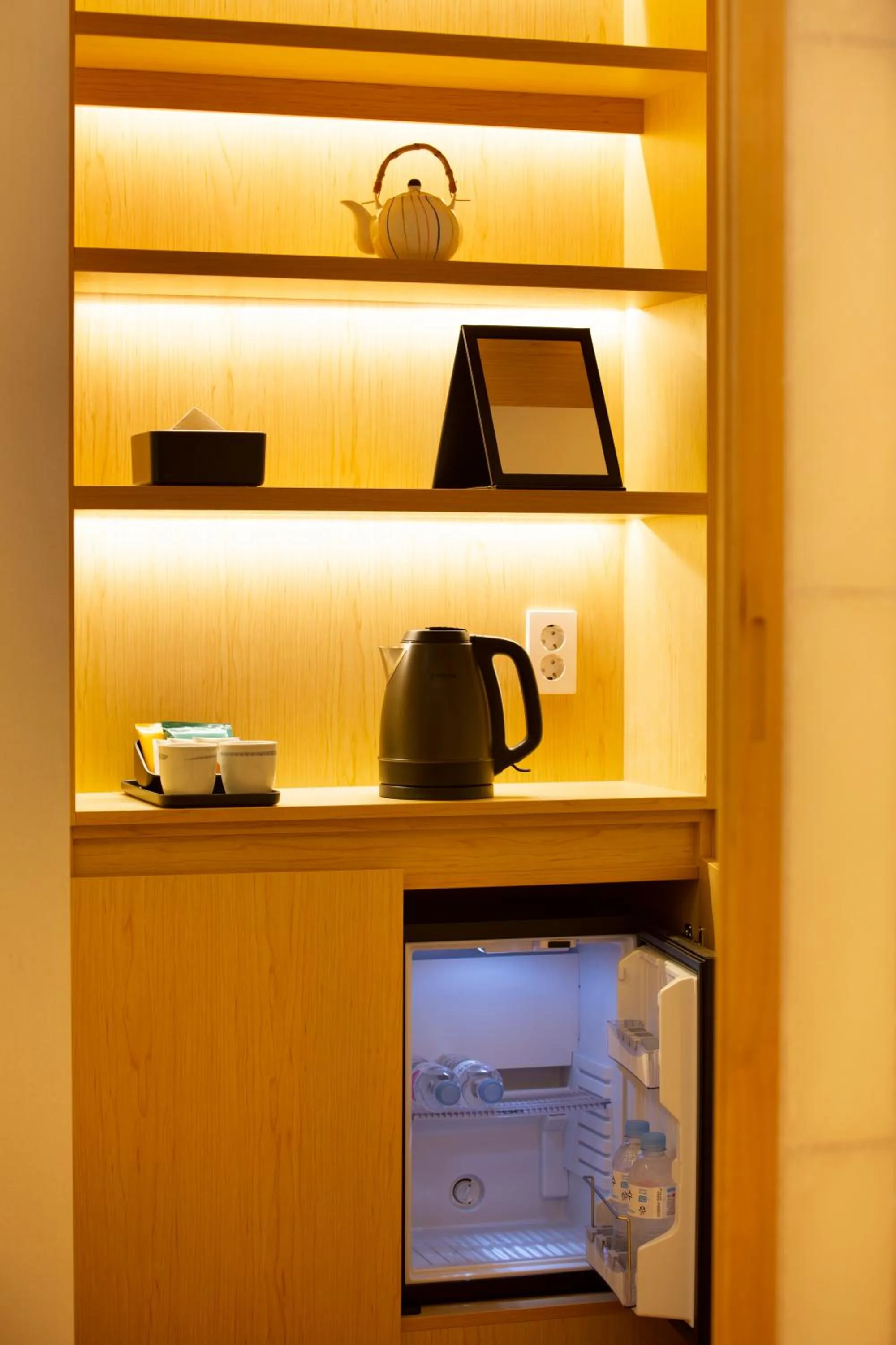 Coffee/tea facilities in Tomonoya Hotel and Ryokan Gyeongju