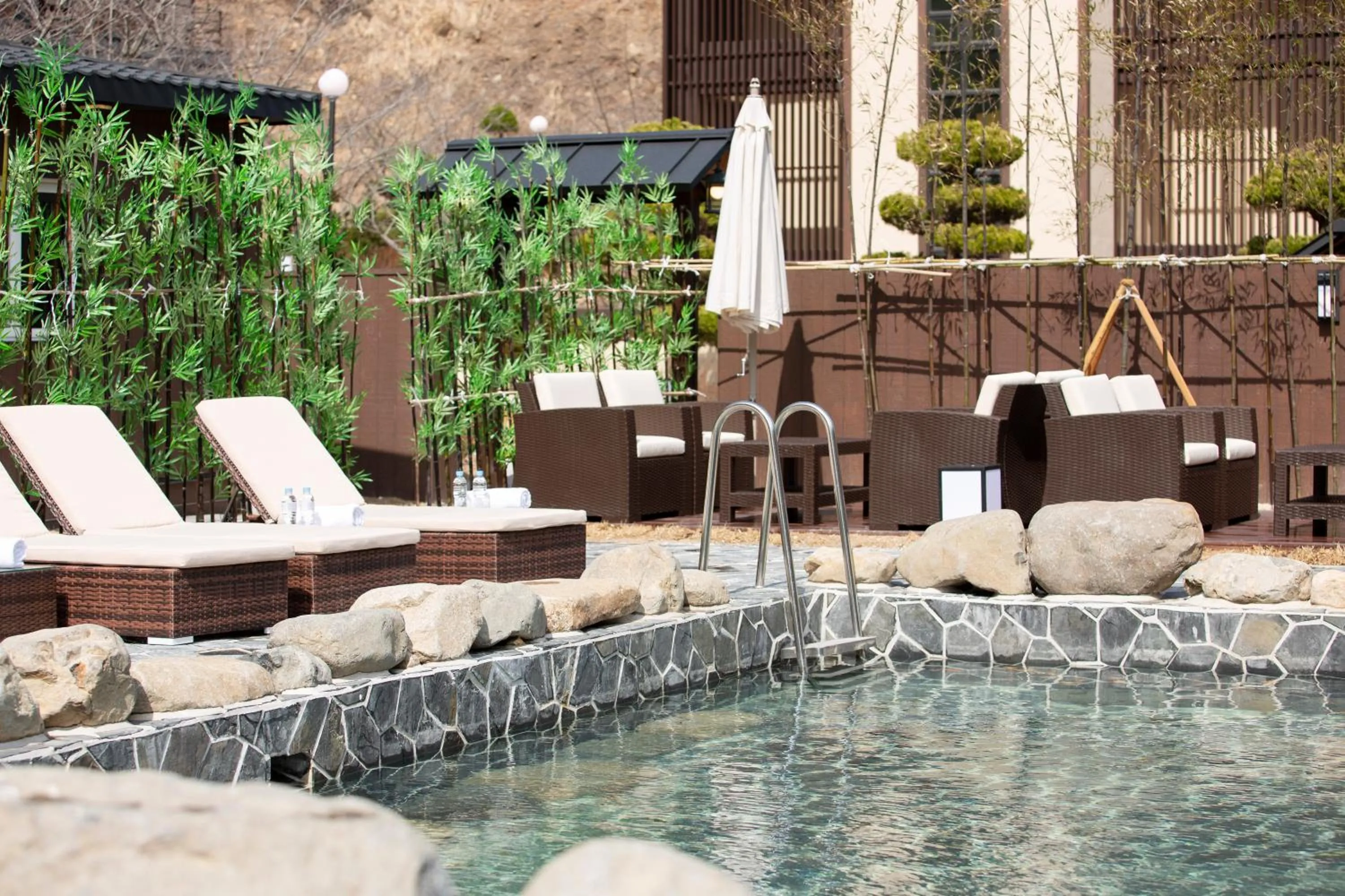 Open Air Bath in Tomonoya Hotel and Ryokan Gyeongju