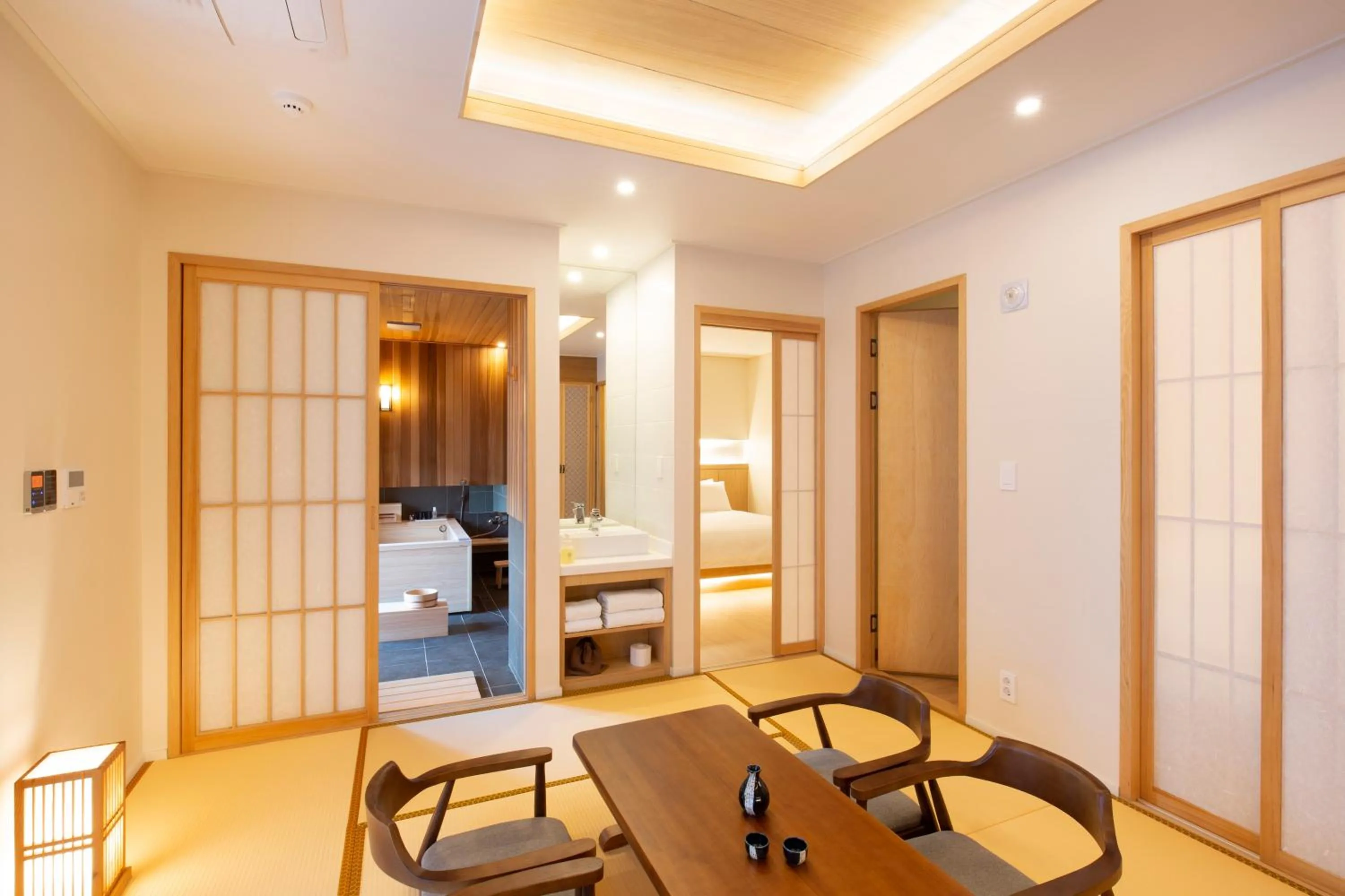 Living room in Tomonoya Hotel and Ryokan Gyeongju