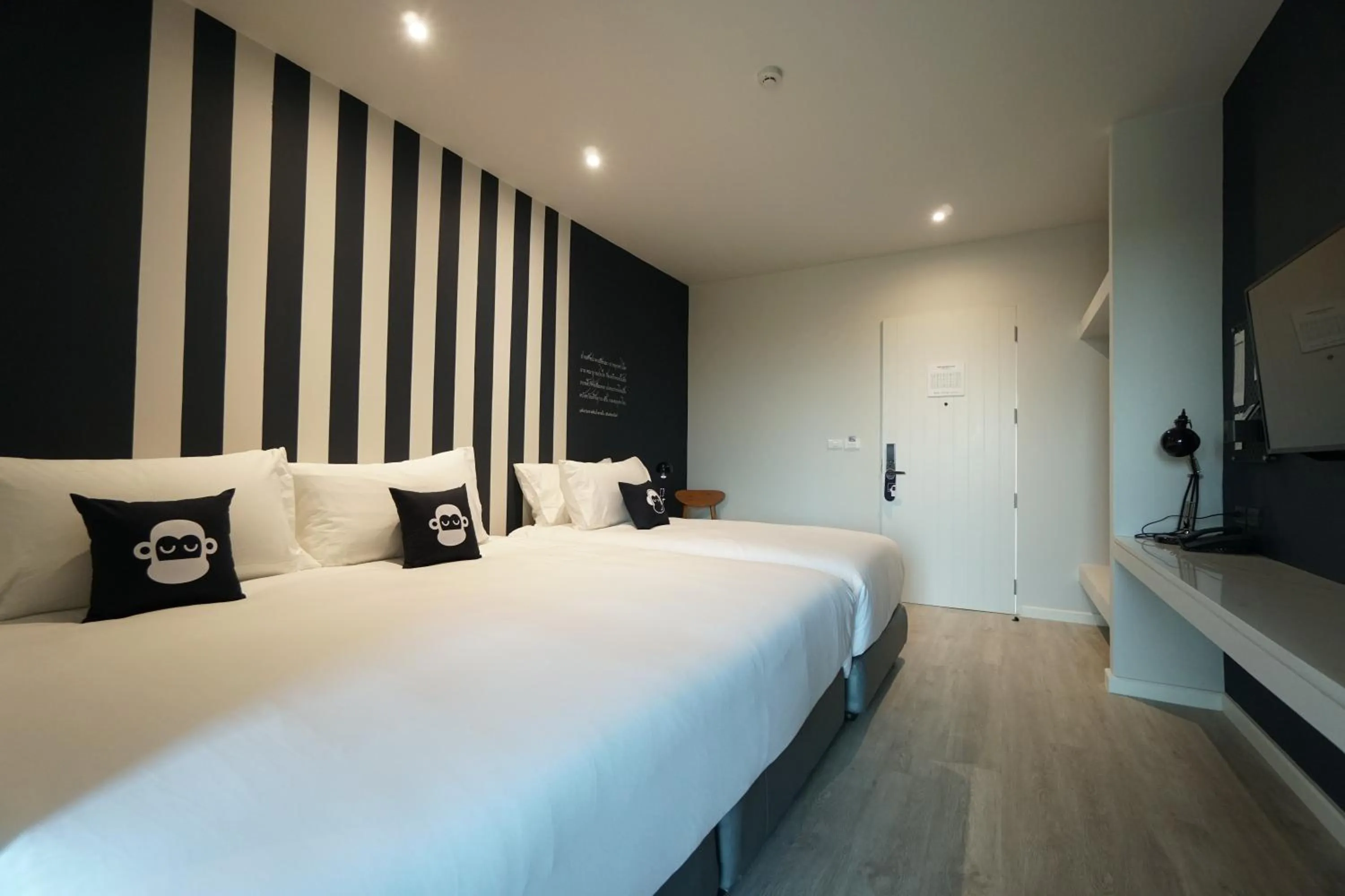 Bed in Blu Monkey Hub and Hotel Chanthaburi