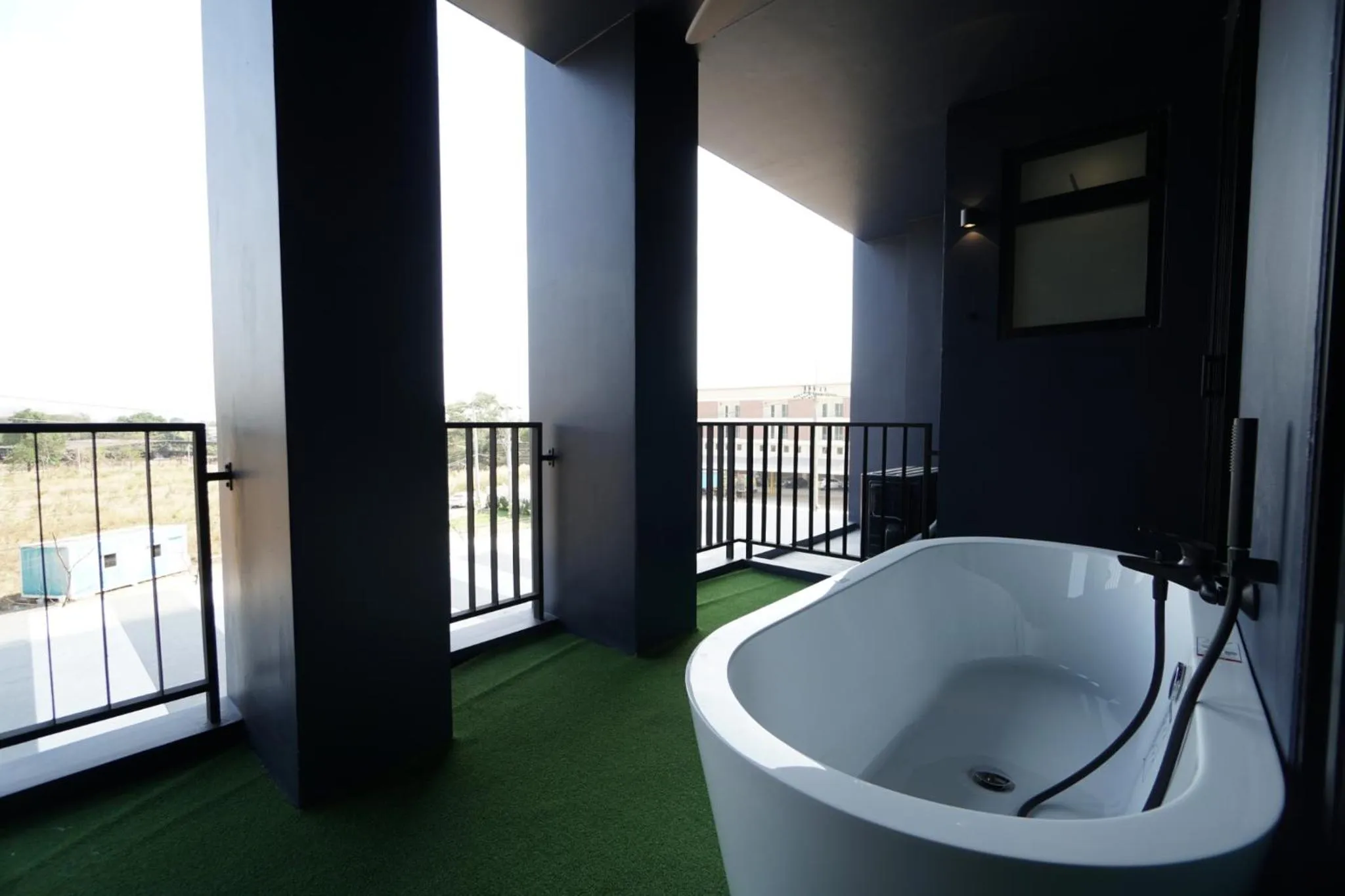 Bath in Blu Monkey Hub and Hotel Chanthaburi