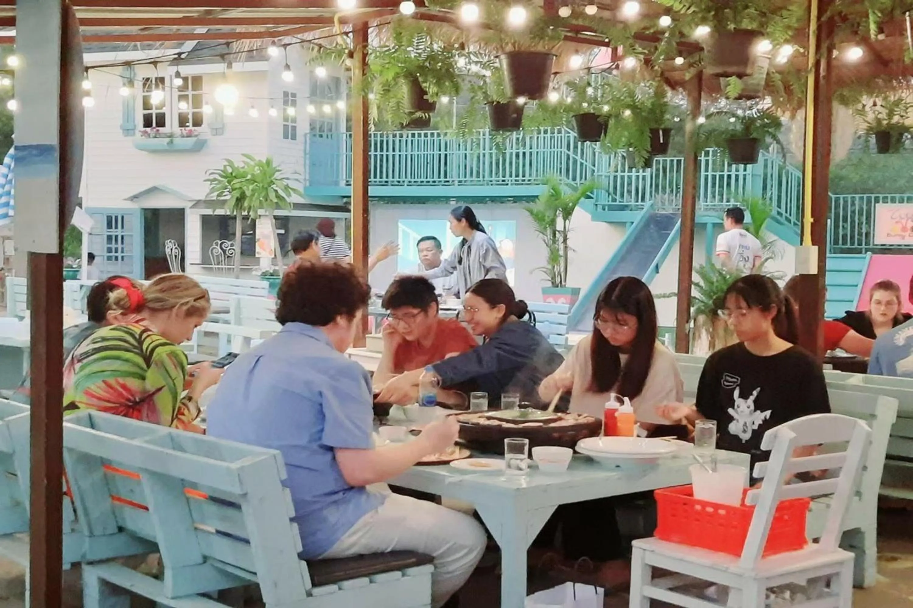 Restaurant/places to eat in See Sky Resort