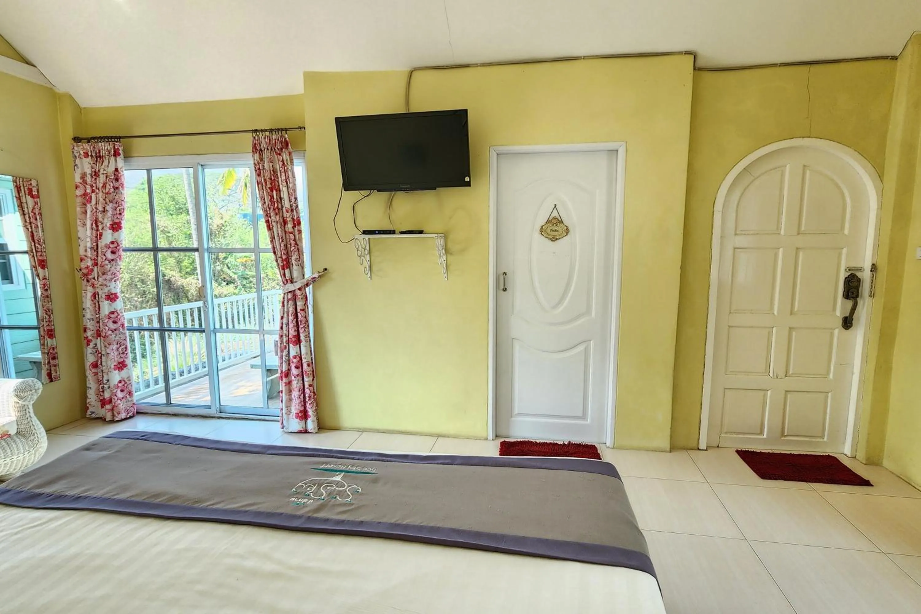 Bedroom, Bed in See Sky Resort