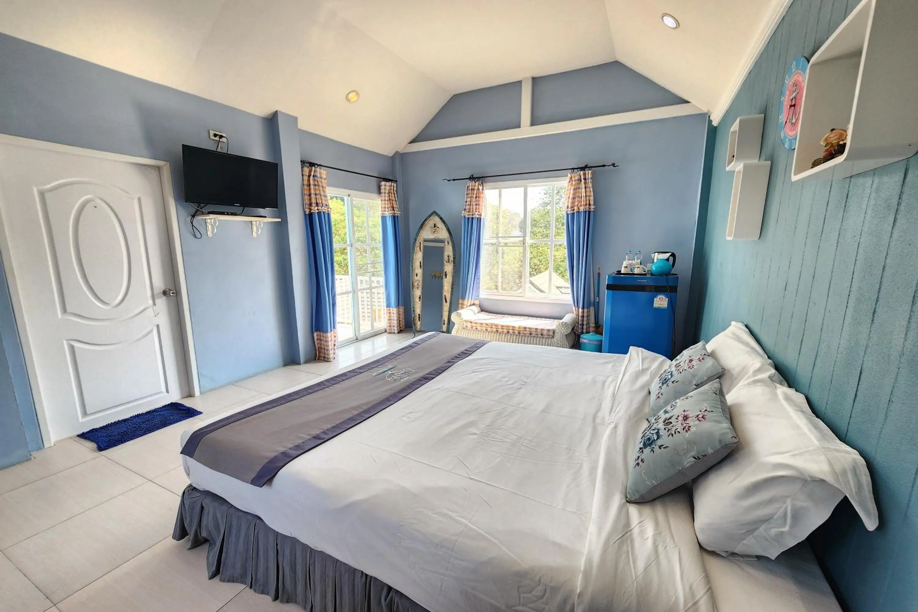 Bedroom, Bed in See Sky Resort