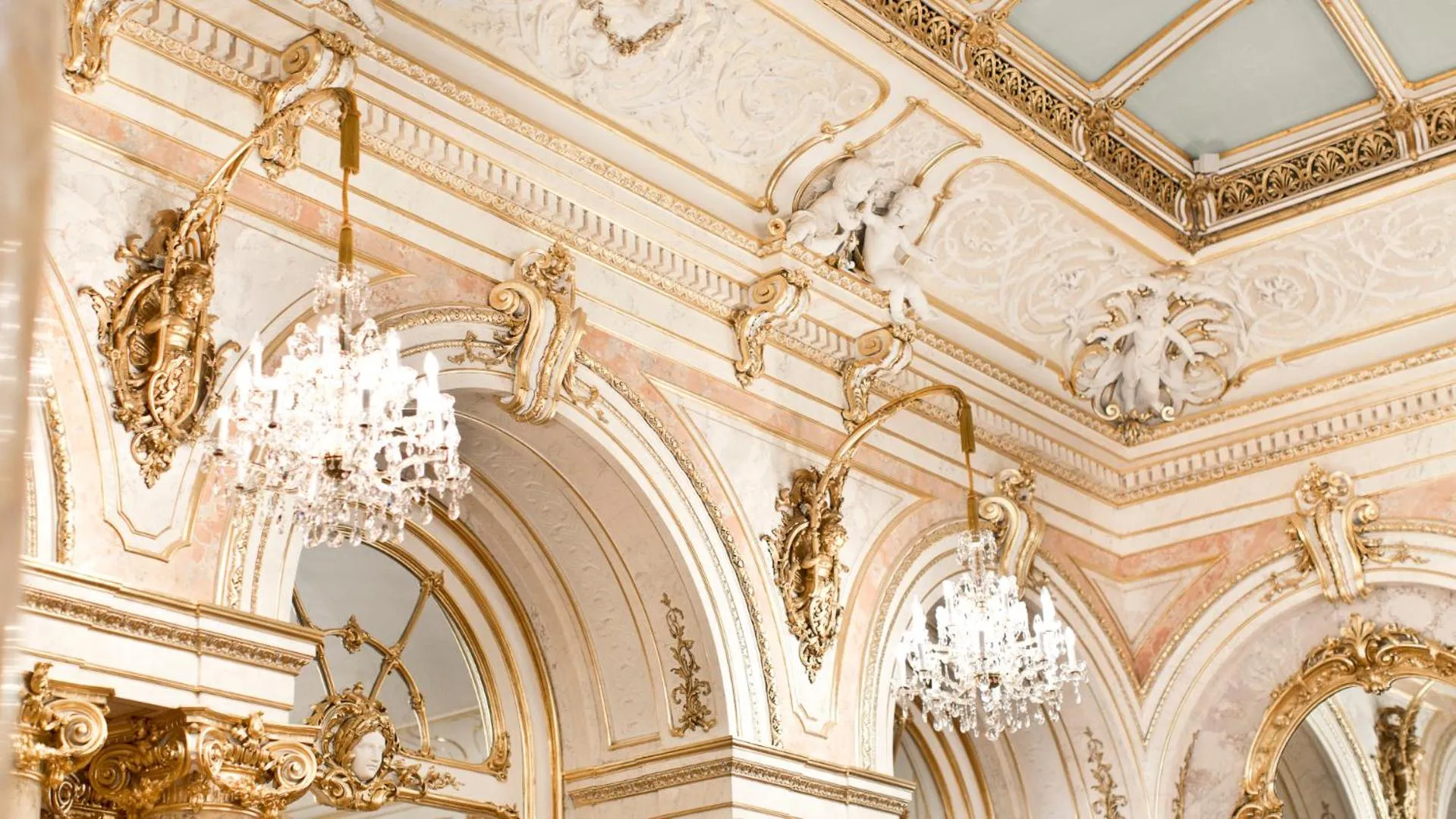 Decorative detail in Palais Coburg Hotel