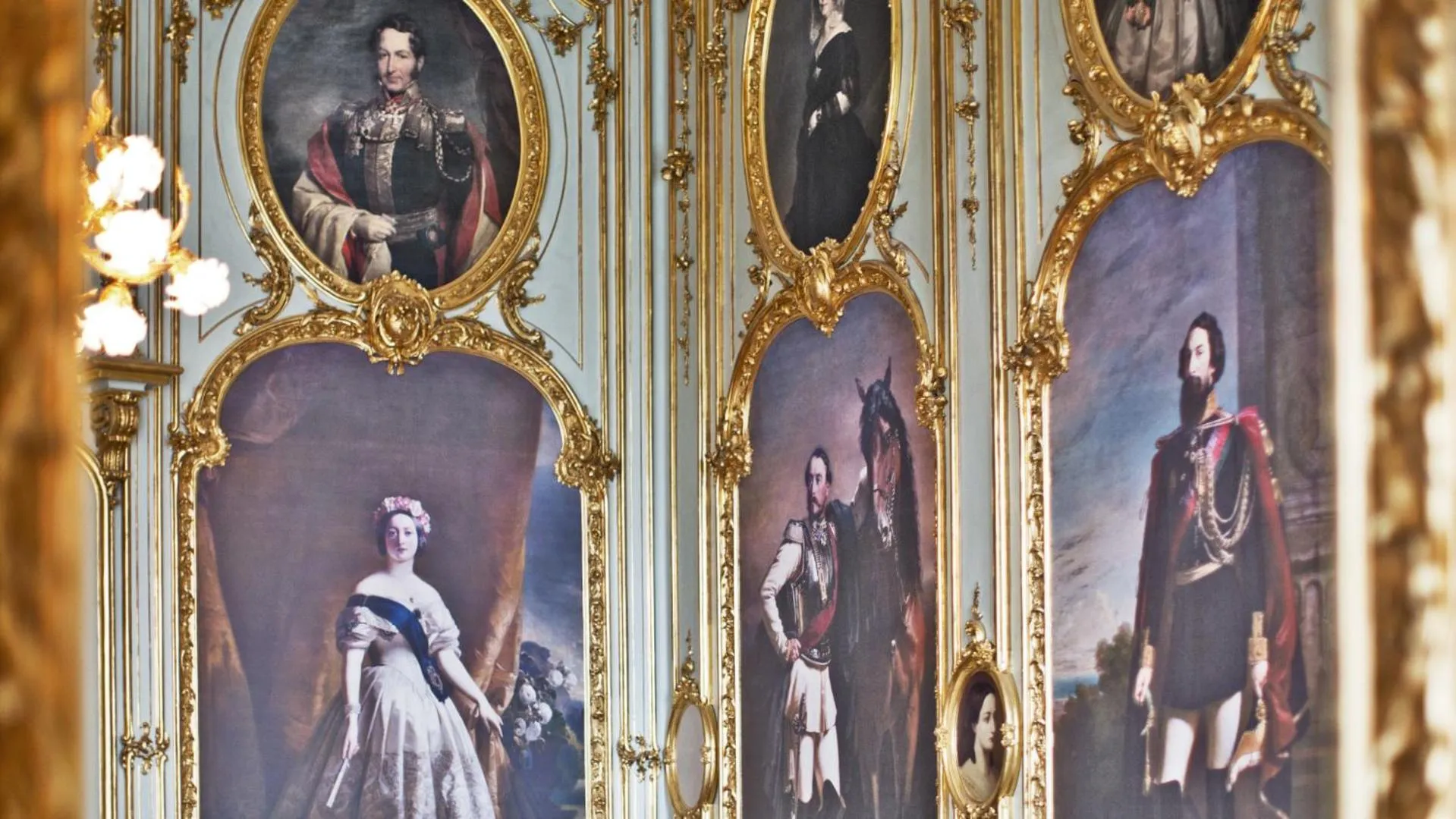 Restaurant/places to eat in Palais Coburg Hotel