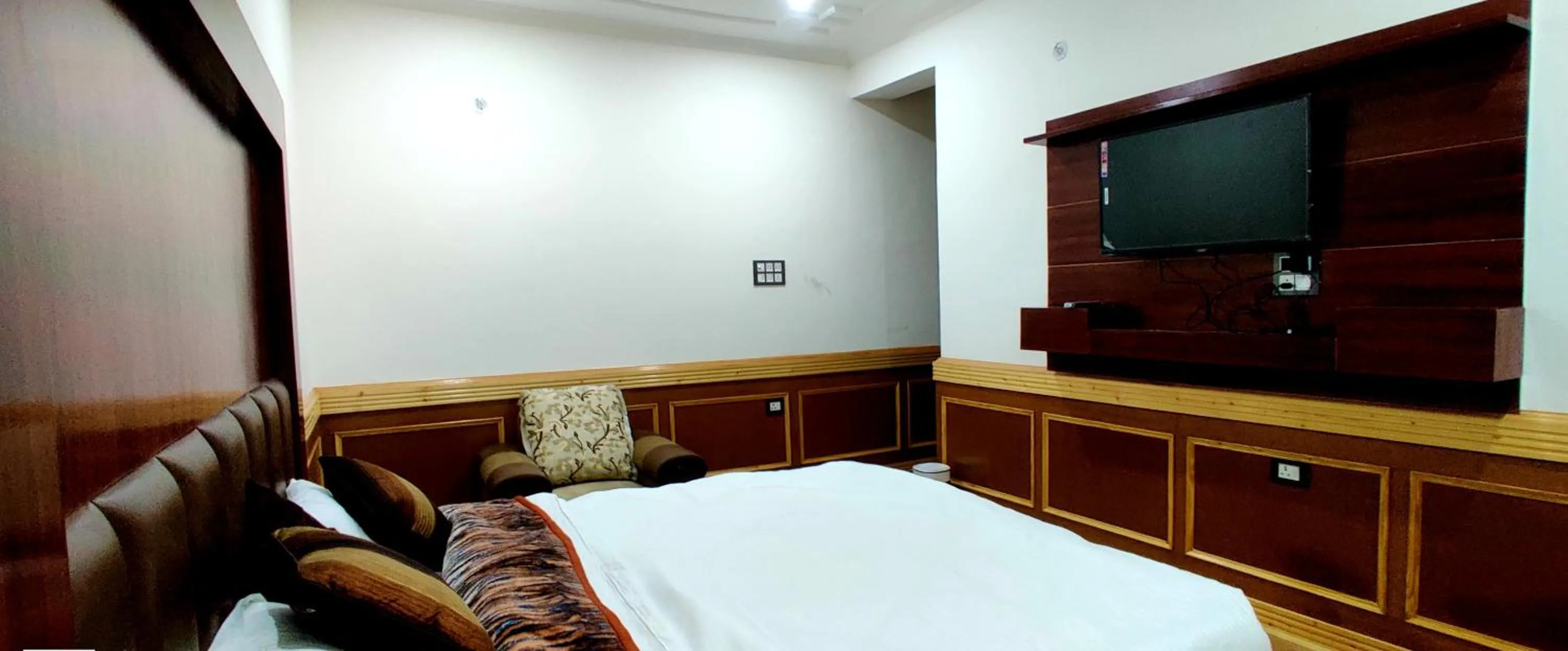 Double Room with Mountain View in Ladakh Country Inn