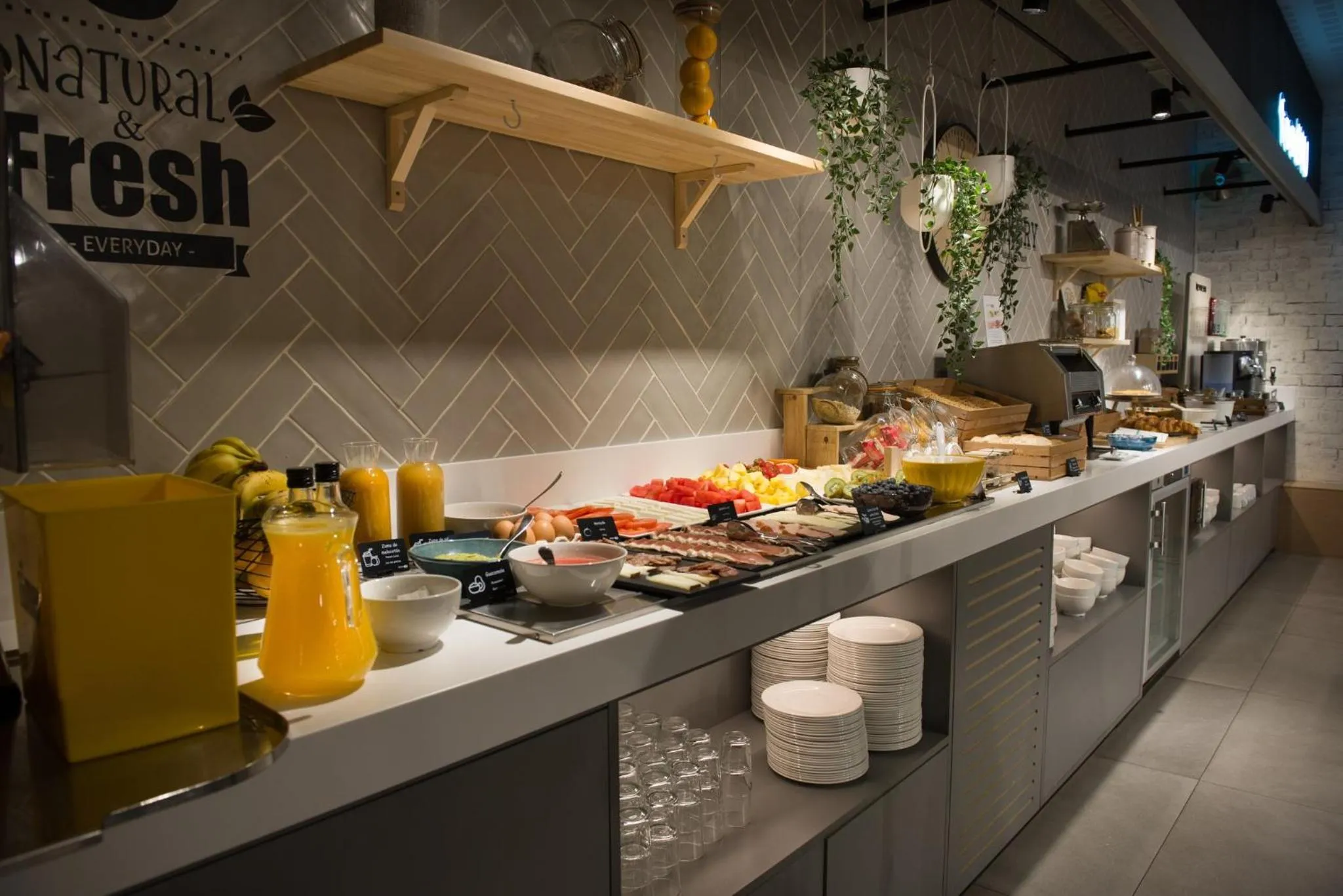 Restaurant/places to eat in voco Bilbao - City by IHG