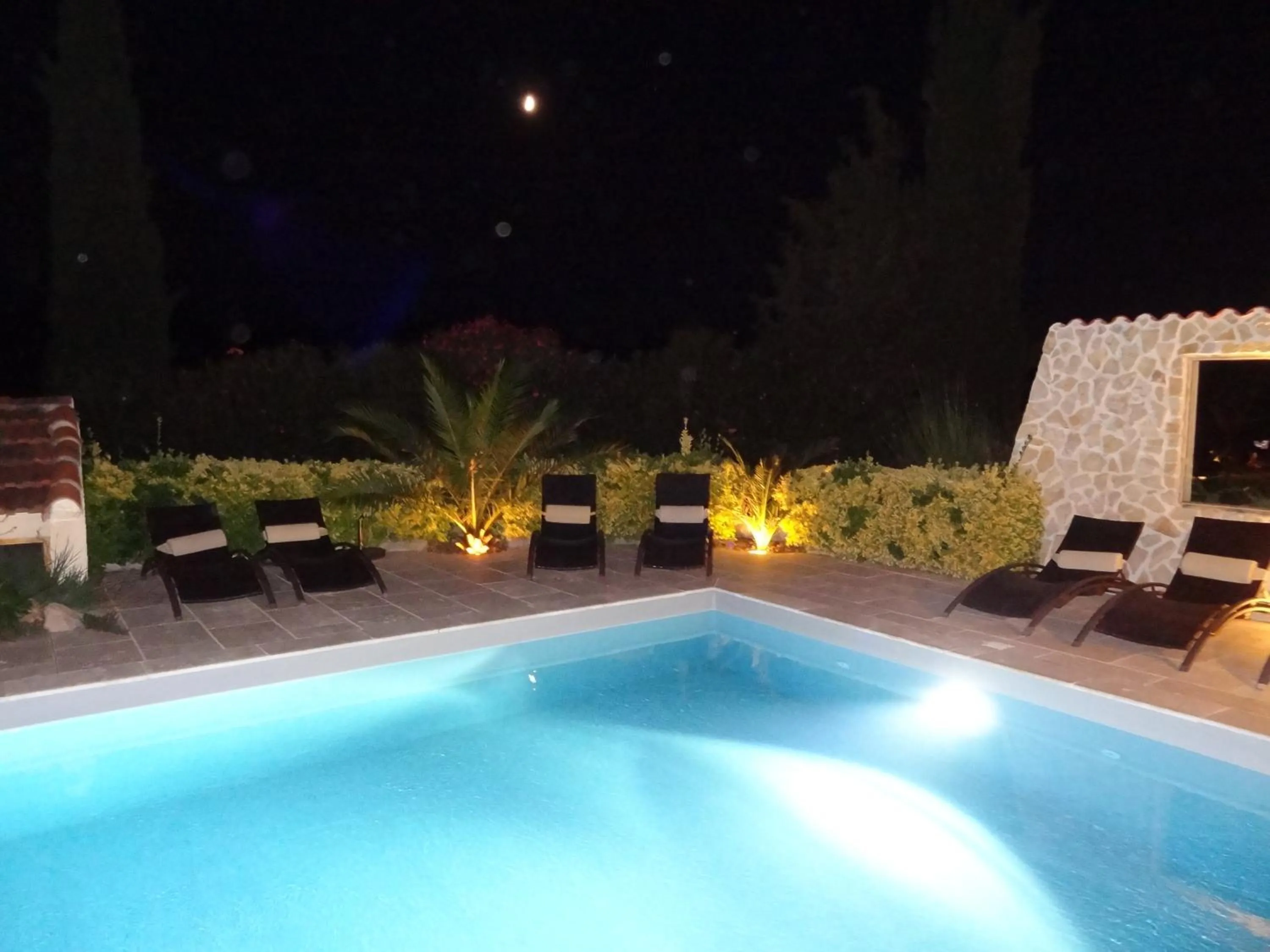 Swimming pool in La Bastide de Font Clarette