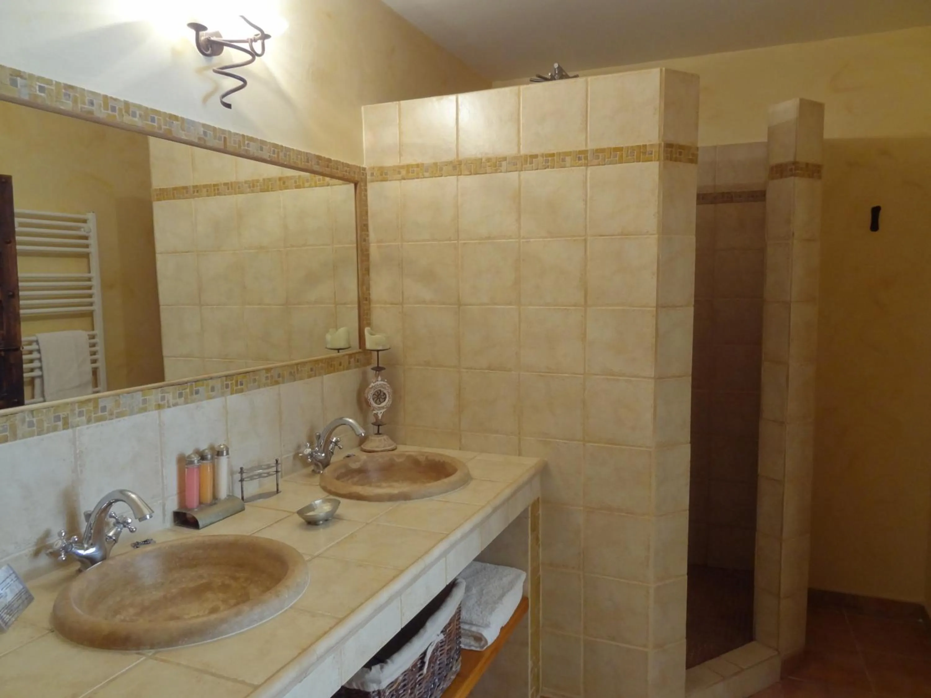 Bathroom in La Bastide de Font Clarette